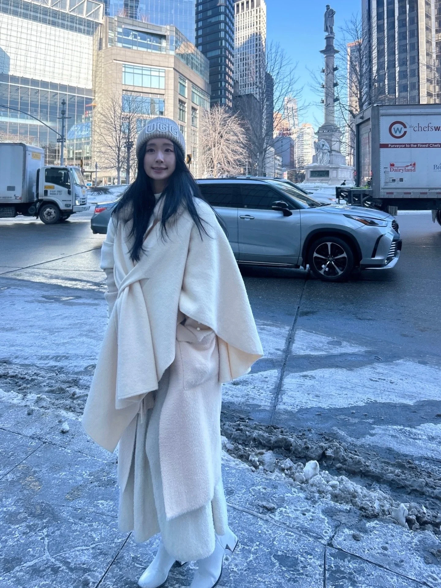 NYC Month 01 Recap &hearts;️

❄️ Snowy days
🧘🏻&zwj;♀️ Wellness routines
🏛️ Museum hopping
🥂 New beginnings &amp; friends
🧺 Slowly making this city home with my family 

So much to be grateful for! 🙏✨