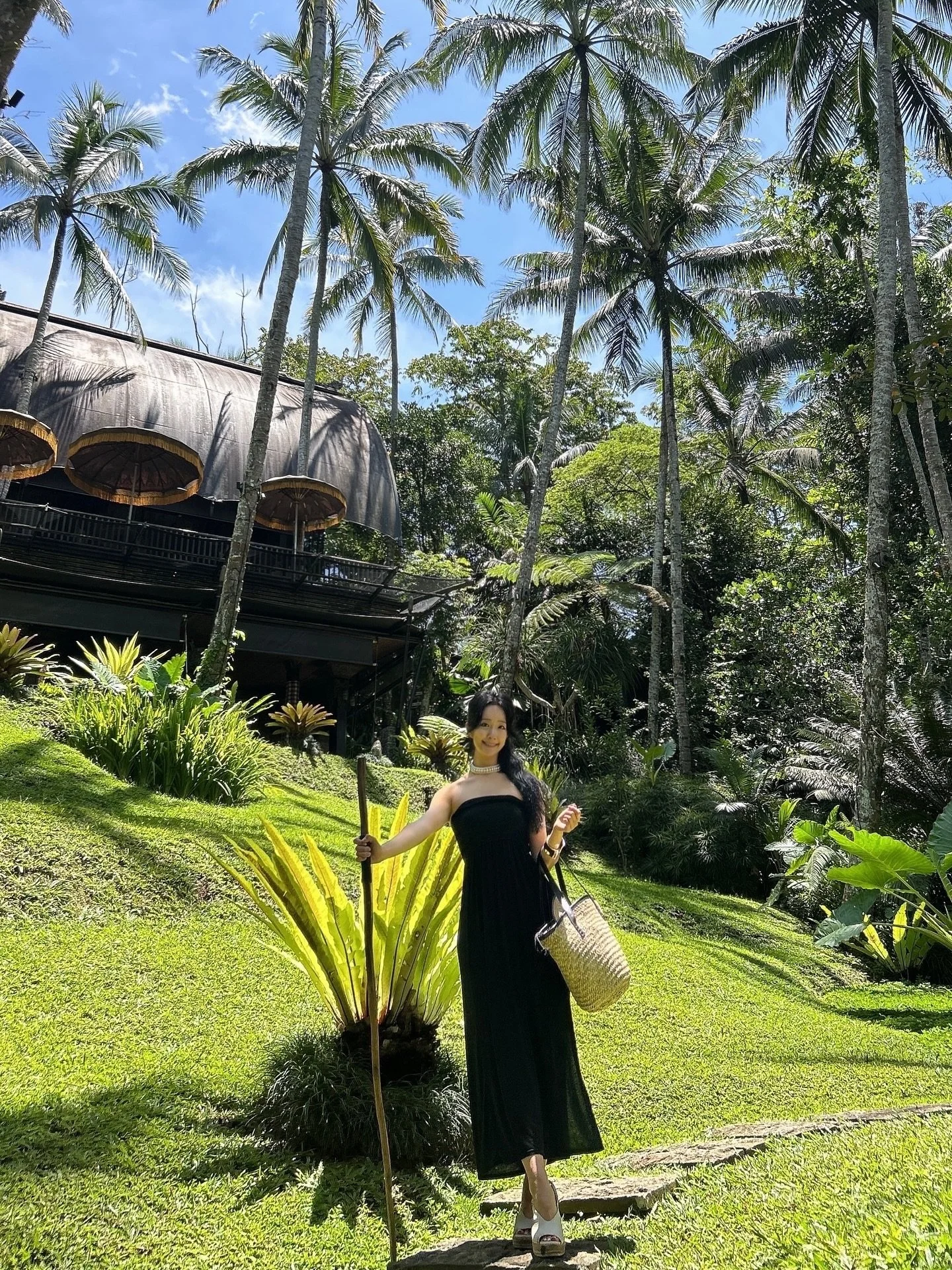 우붓의 푸르른 정글 속에서 보낸 완벽한 힐링과 재충전의 시간 🕊️🌿🌱💚
A perfect retreat and recharge in Ubud&rsquo;s lush jungle. Off-the-grid relaxation in this beautiful nature &mdash; just what we needed. 🌿✨

#UbudVibes #JungleRetreat #baliubud