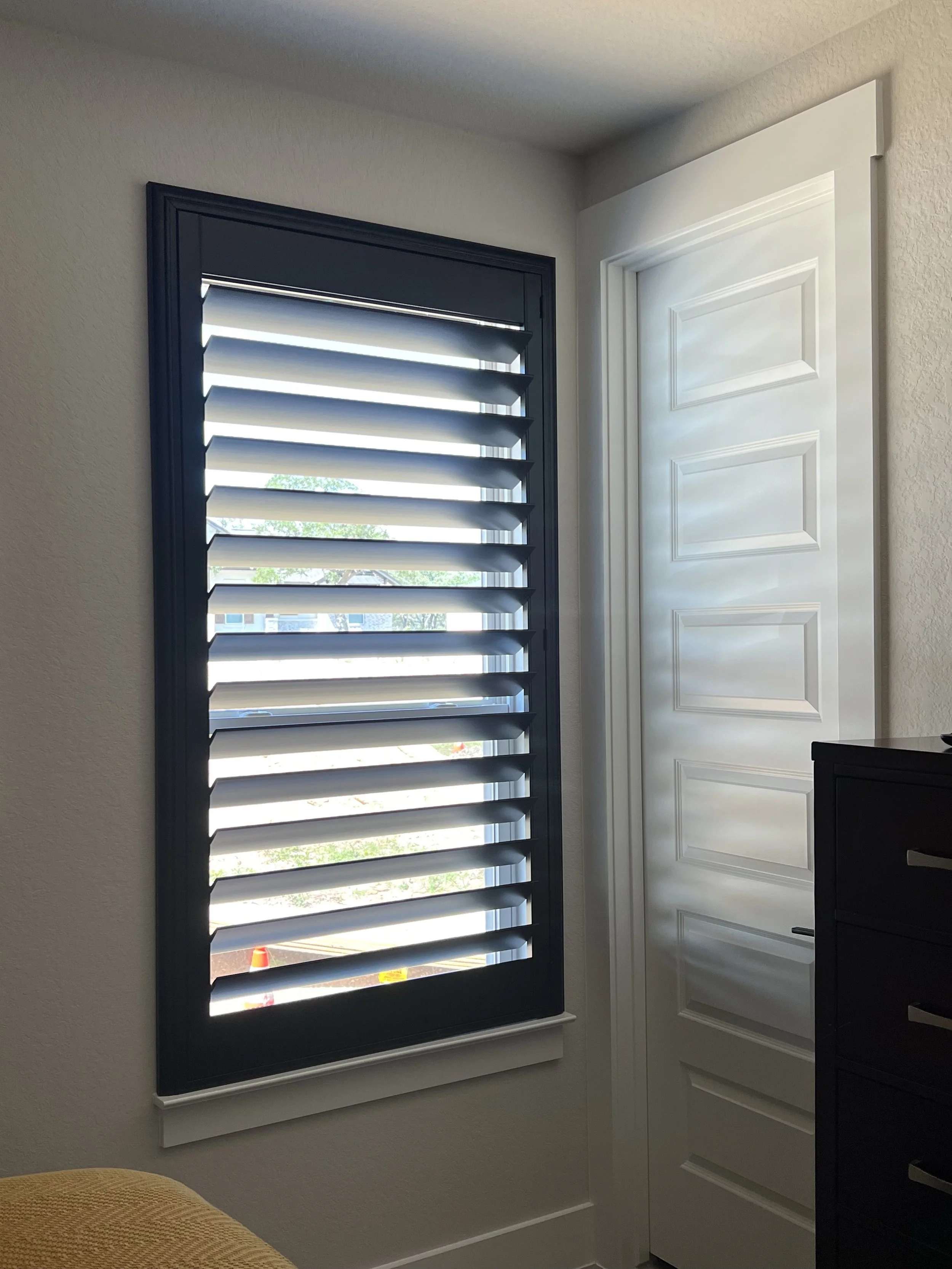 SHUTTER 25.jpeg