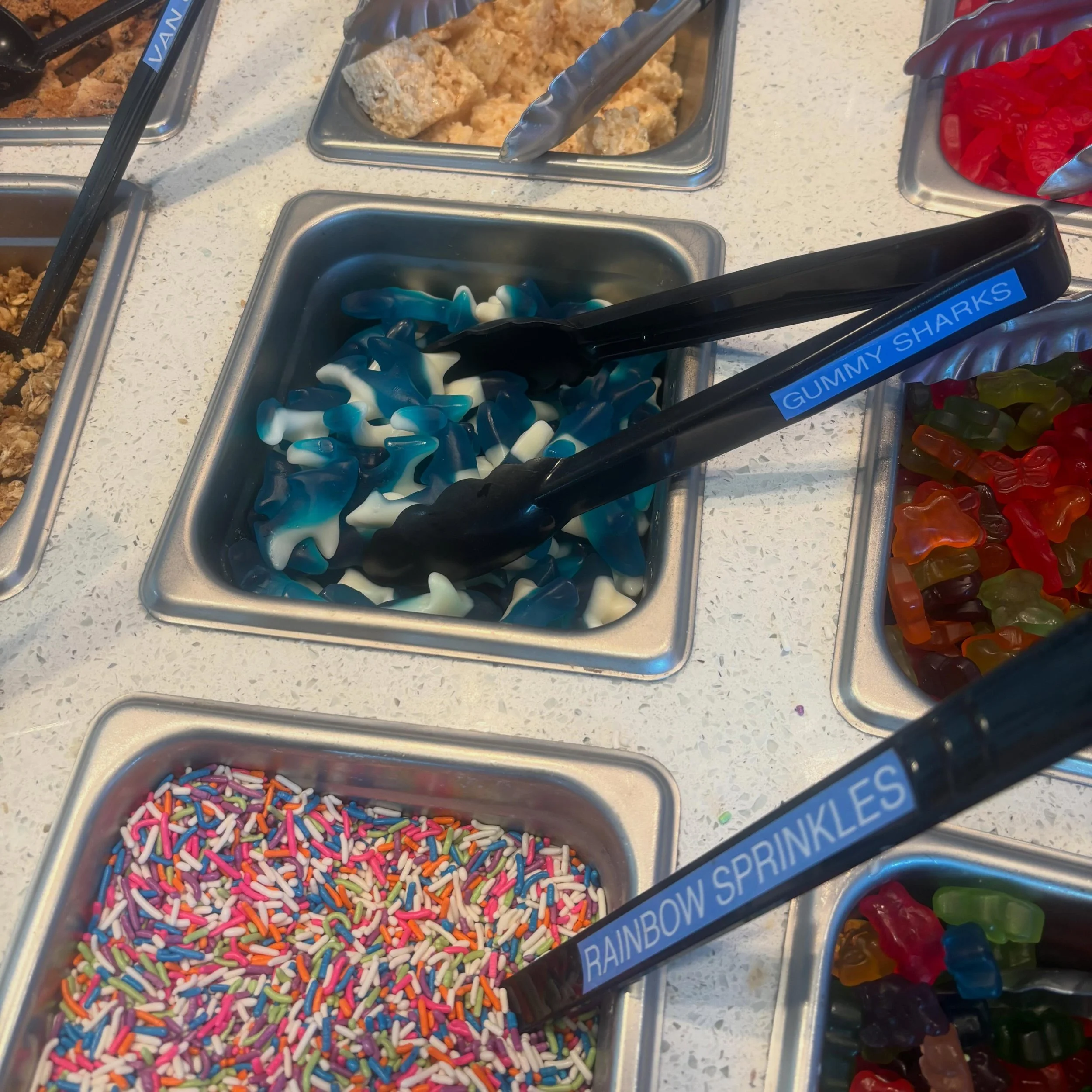 New topping alert ‼️‼️‼️ Gummy Sharks 🦈 Come by to try!