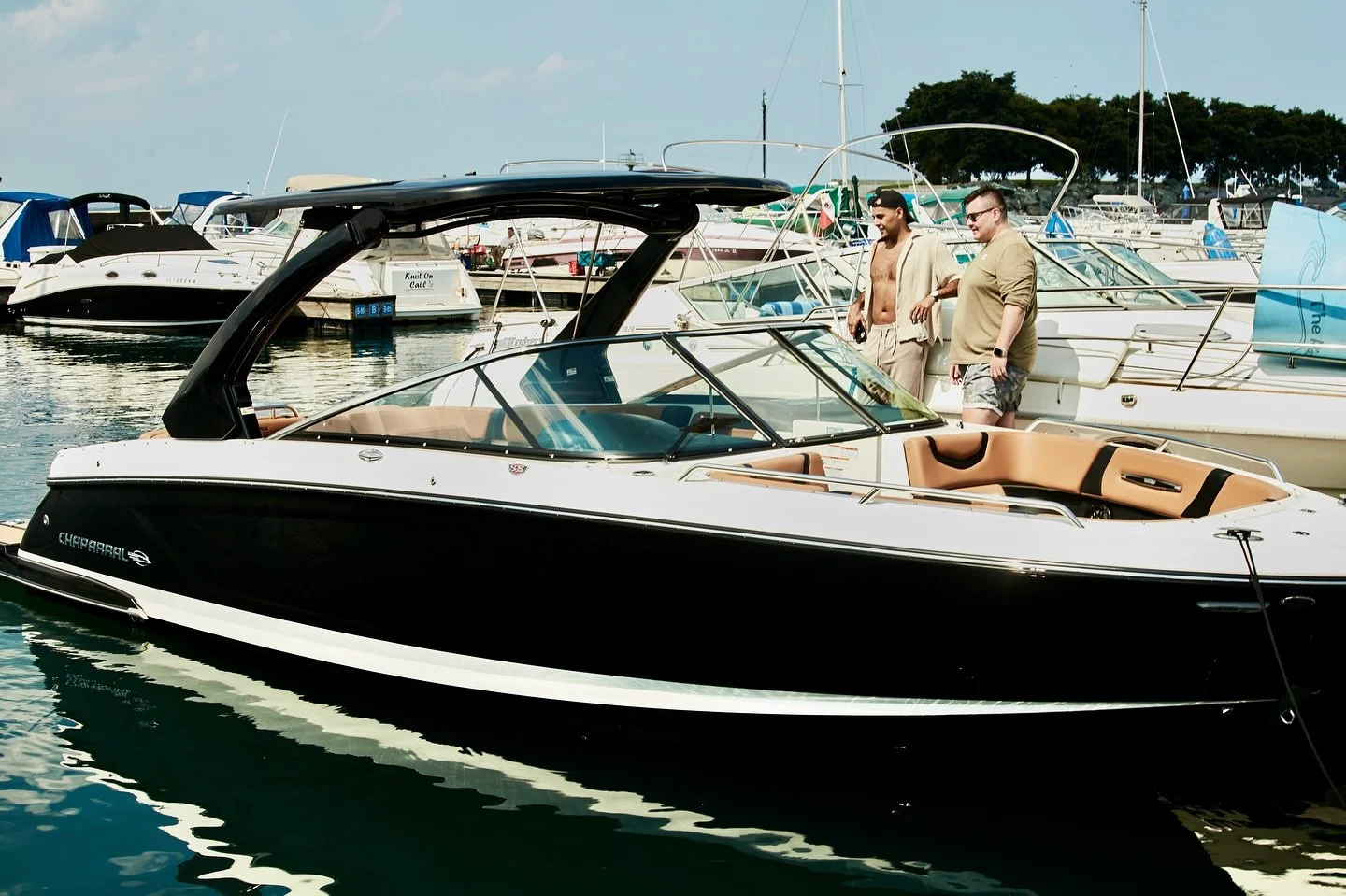 Say hello to our brand new 2024 Chaparral 307SSX! 🛥️✨ Sporty, luxurious, and ready for a good time. Catch us out on the water for the 2025 season in Chicago! 🌊
Booking&rsquo;s easy &mdash; just hit the link in our bio @boatsetter Got questions? Sho