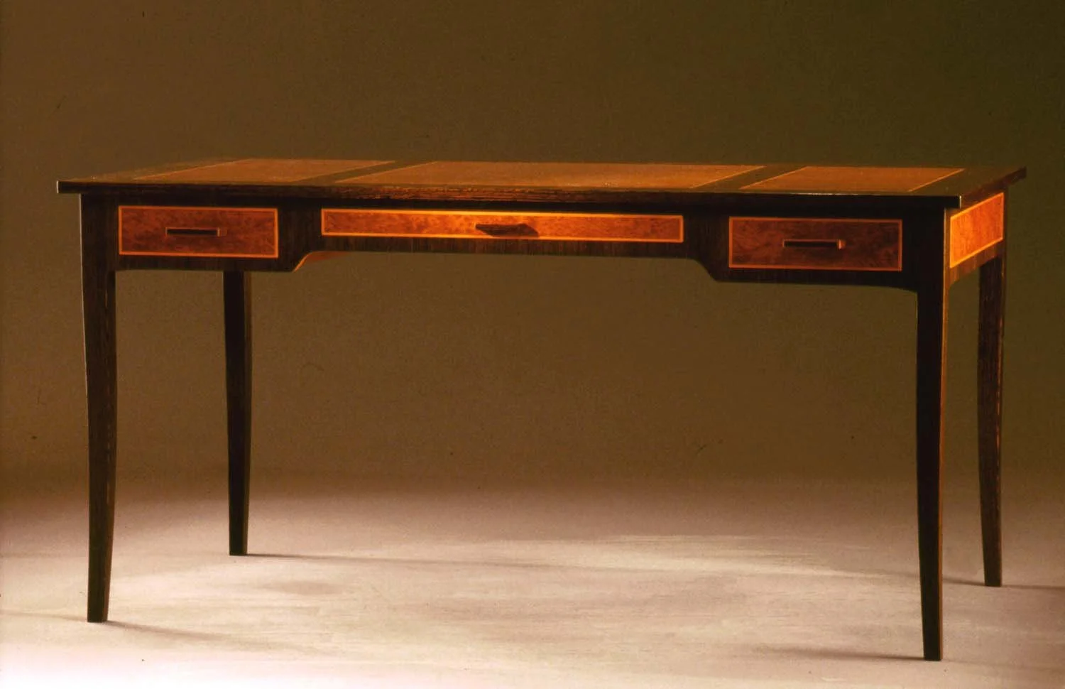 Ejler's_desk_.jpg