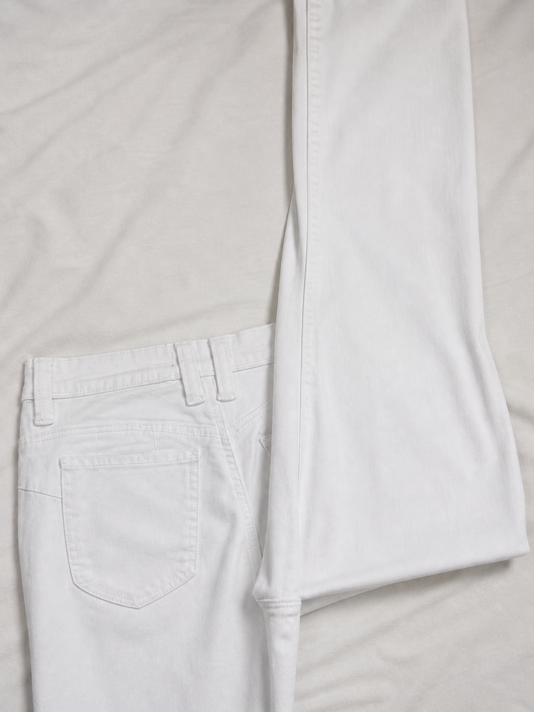 ☀️ The Coastal White Straight