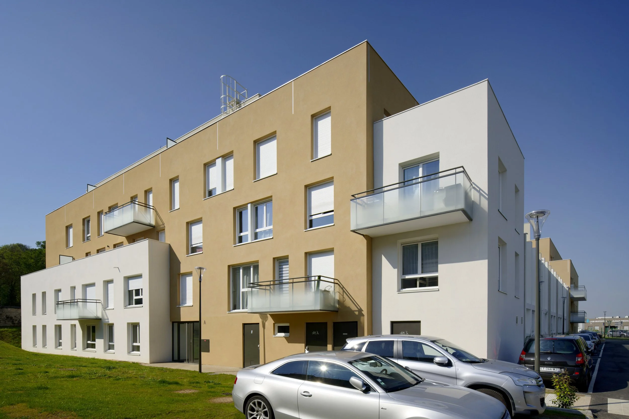 A2559-Aubergenville-004.JPG