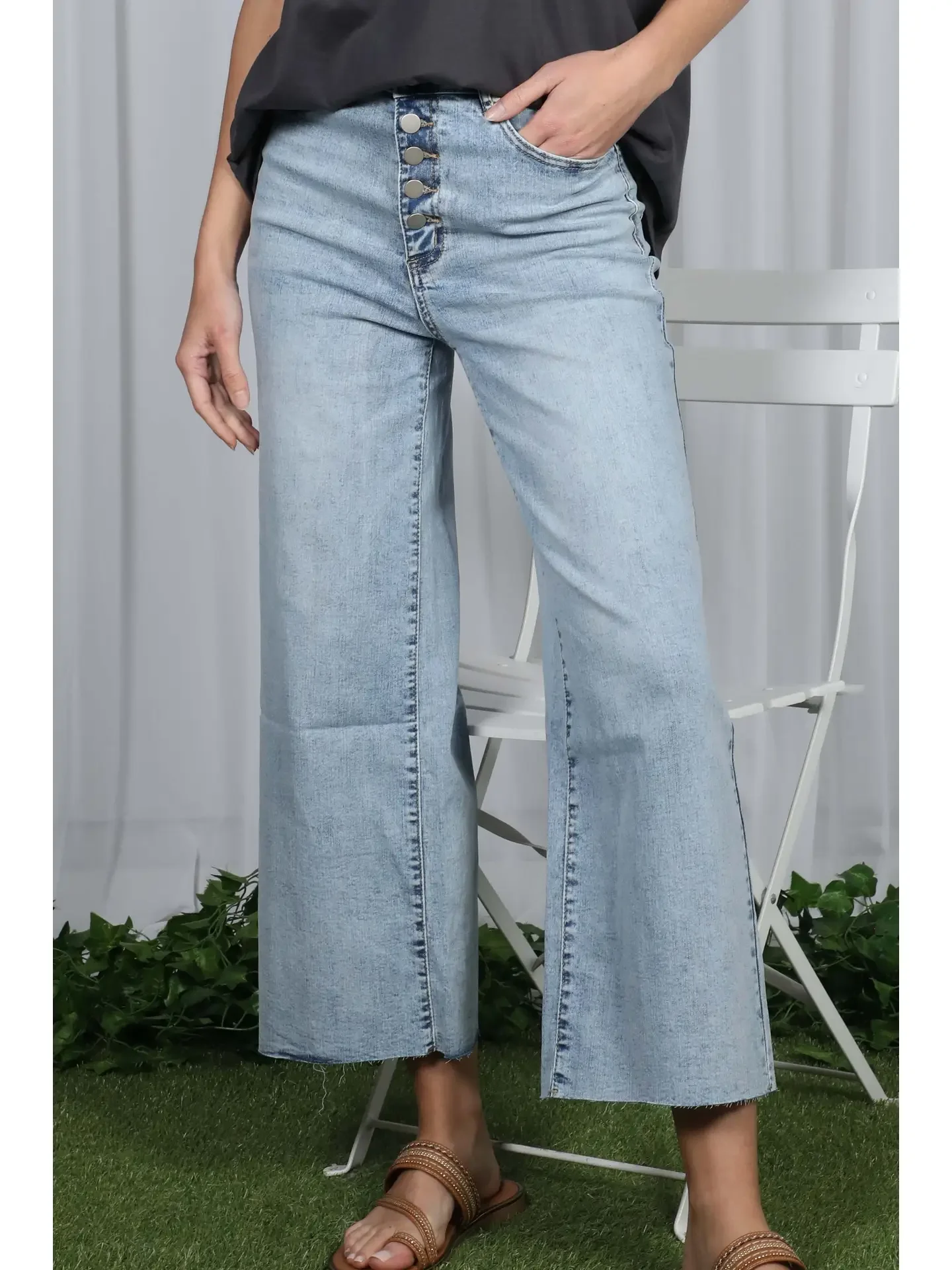 Button up jeans.webp