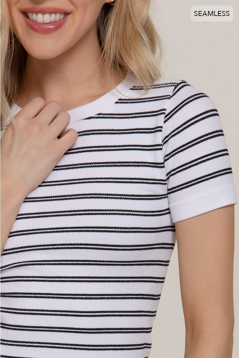 White & black shirt4.webp
