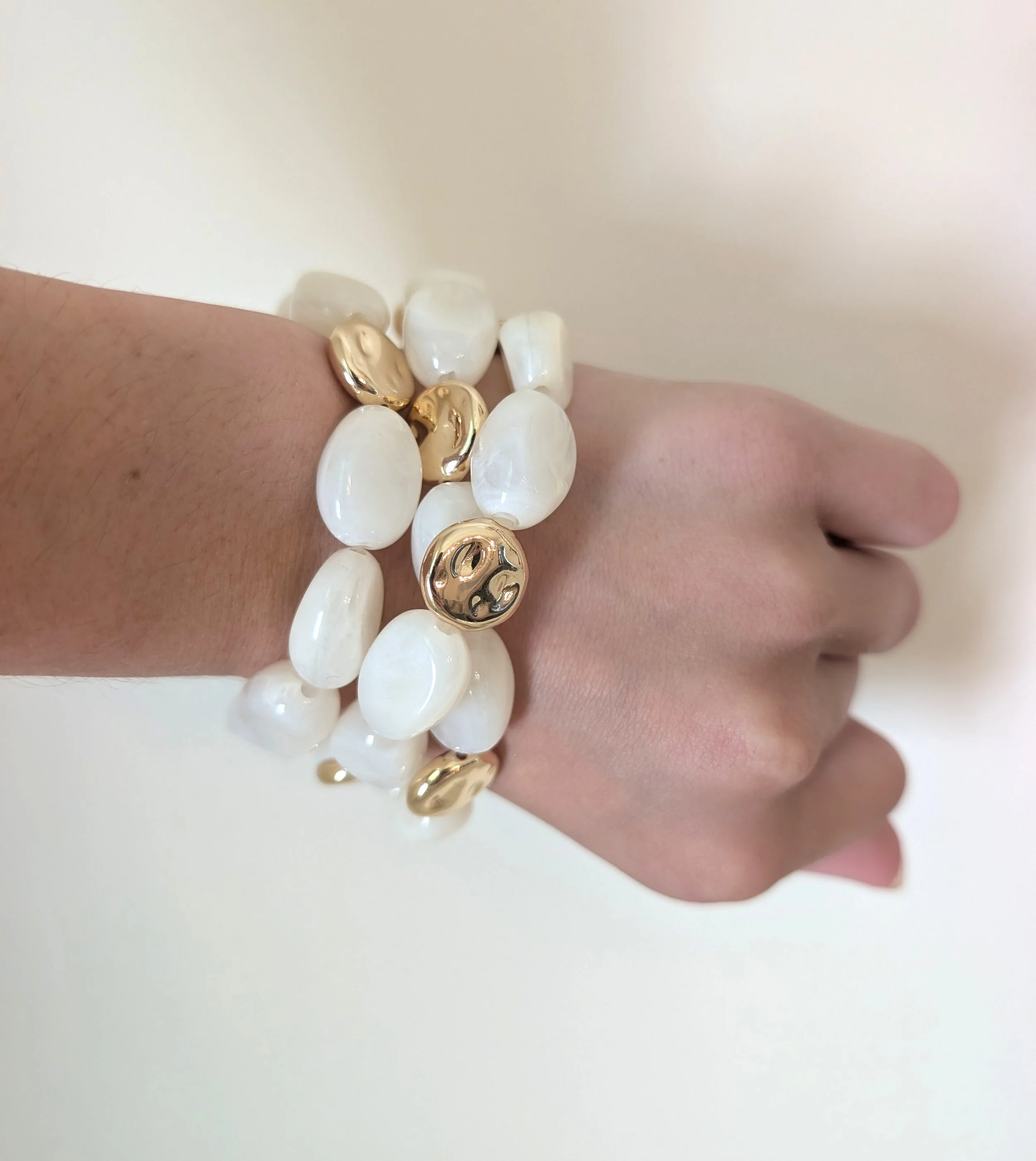 Perfetc Pearl bracelt arm.jpg