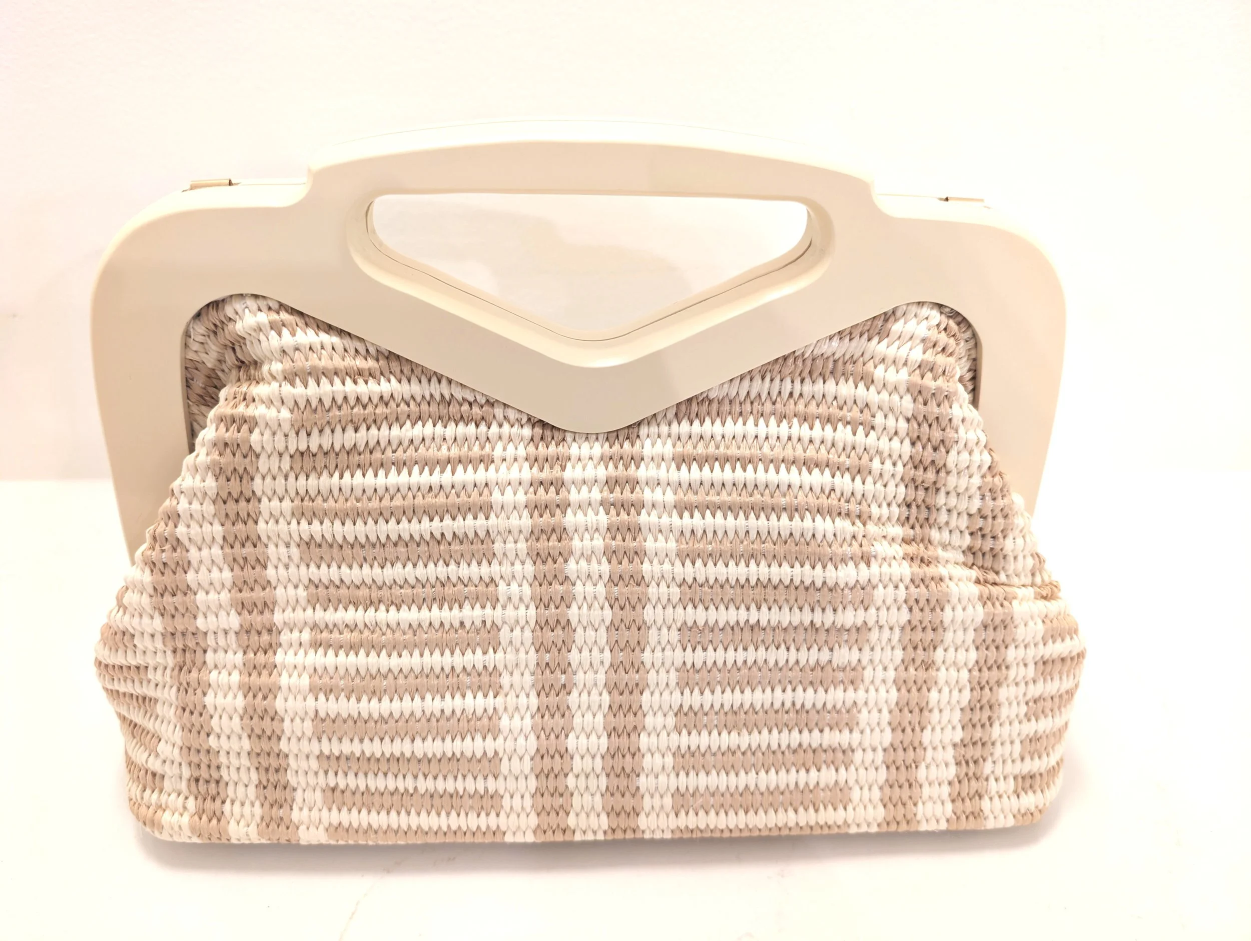brightened straw clutch2.jpg