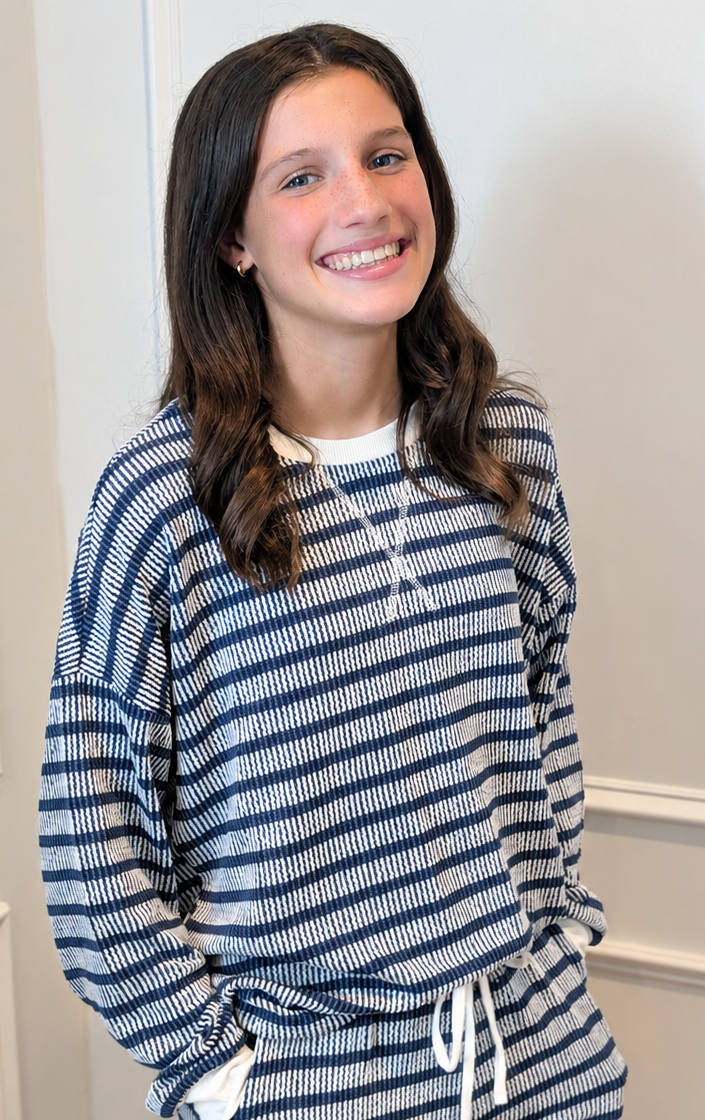 Haley blue Shirt Close upbrightened.png
