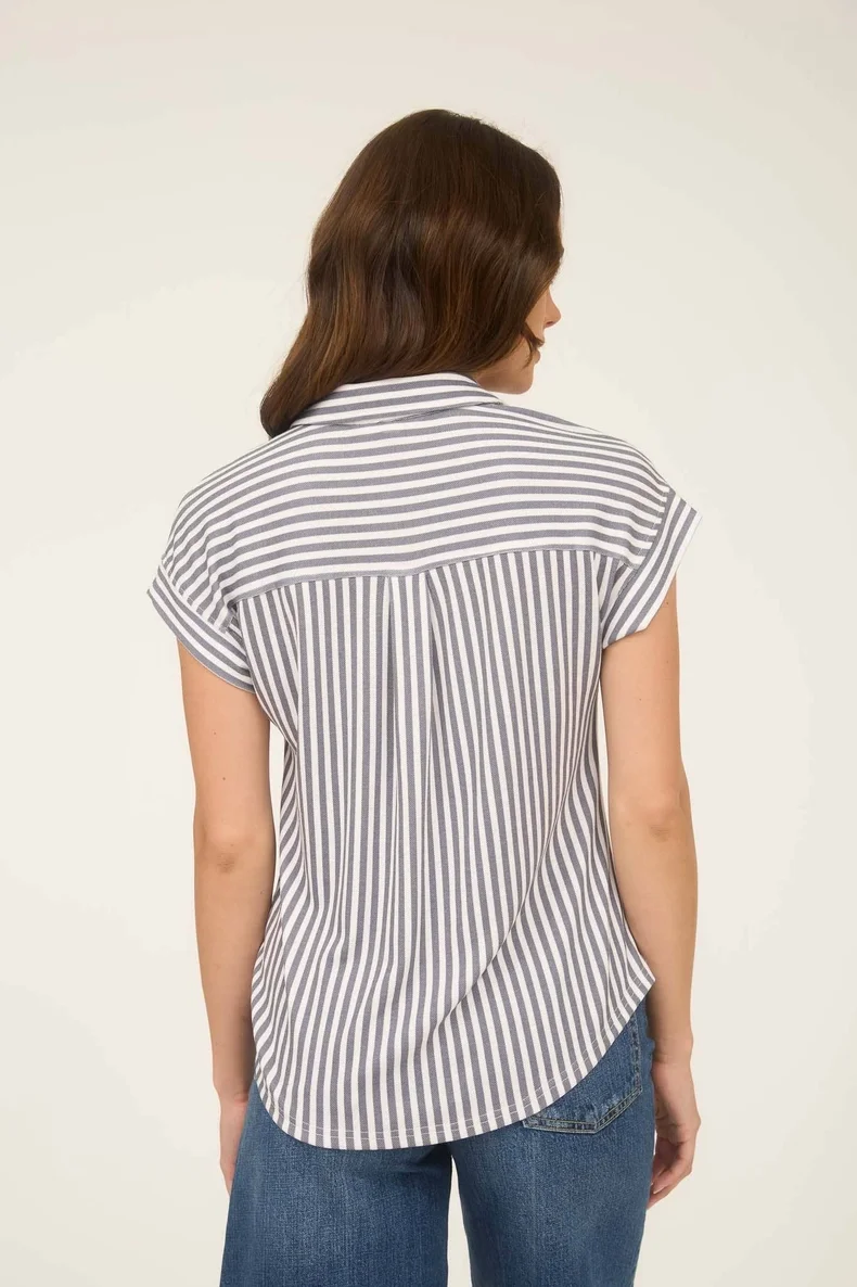 button to the top shirt back.webp