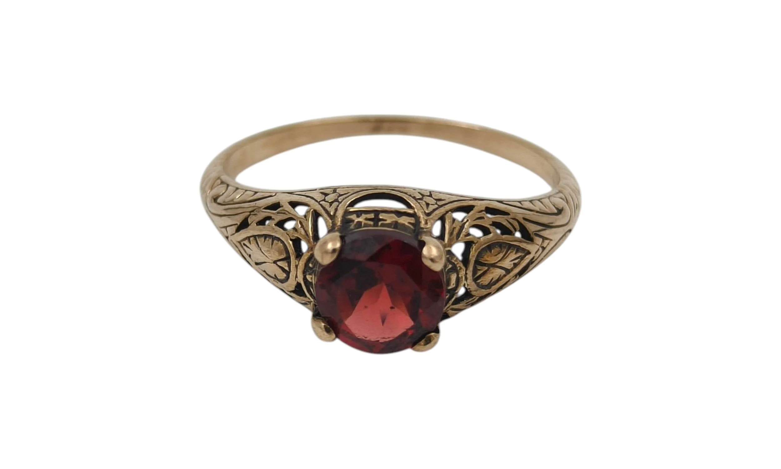 9ct Gold Garnet Ring - Size M 1/2