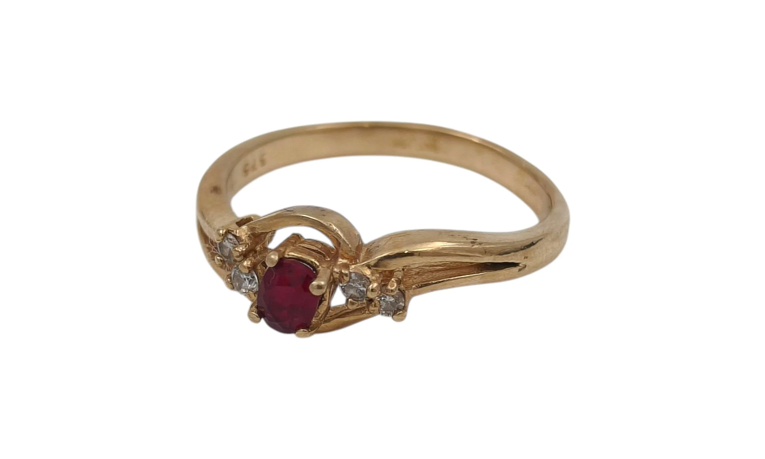 9ct Gold Garnet and Diamond Ring - Size N