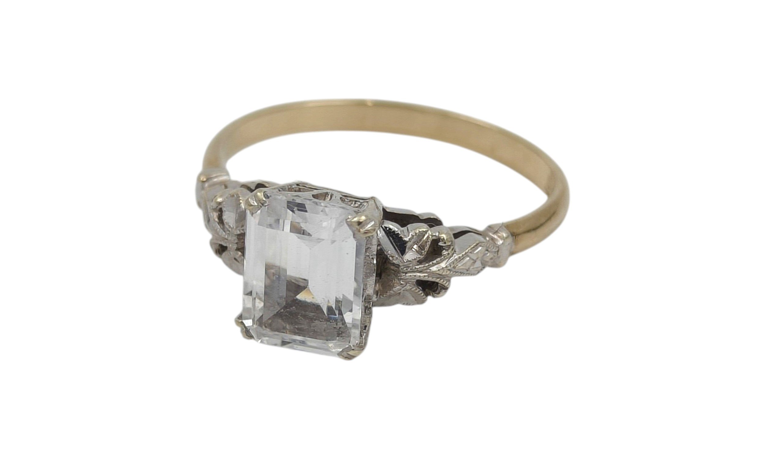 9ct Gold White Stone Ring - Size P