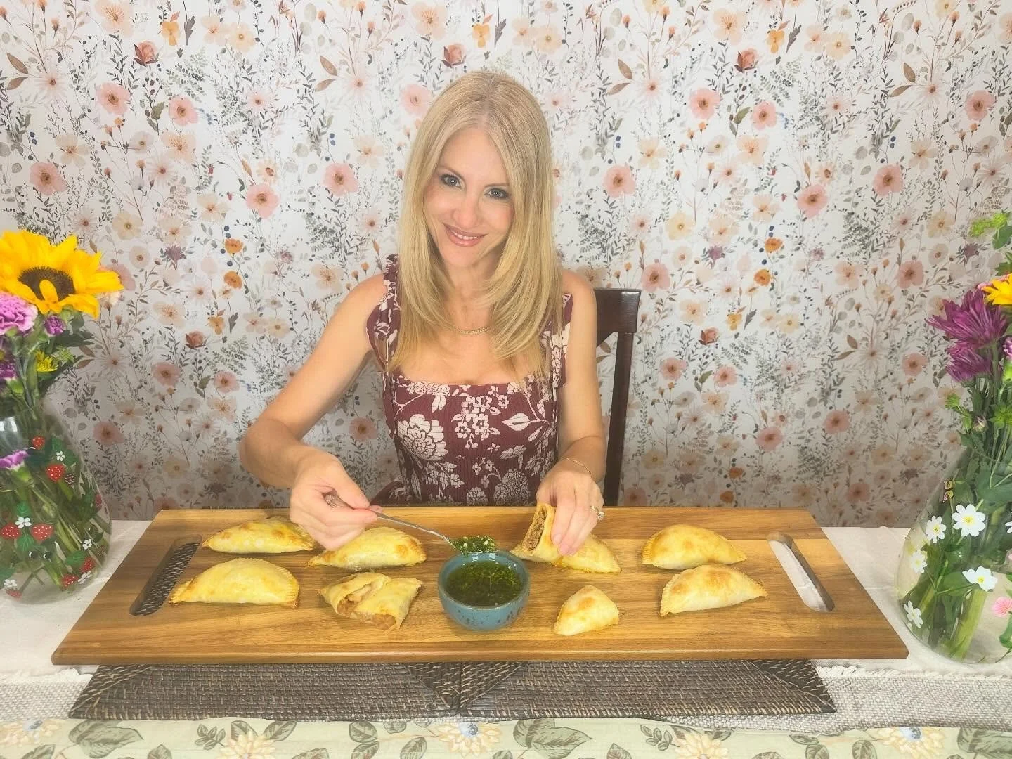 Turn up the flavor 🔥

At Sur Kitchen, it&rsquo;s not just about the empanadas&mdash;it&rsquo;s about the experience. Pair our golden, flaky empanadas with our fresh, vibrant chimi sauce for that perfect balance of zesty, herby goodness.

One bite of