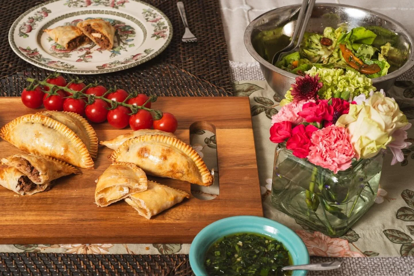 Fresh, bold, and full of flavor 🌿🔥

Golden, flaky empanadas paired with a crisp, vibrant salad and a bright, herby chimi&mdash;this is the kind of combo that hits every note. Crunchy, savory, fresh, with that perfect zesty kick.

At Sur Kitchen, ev