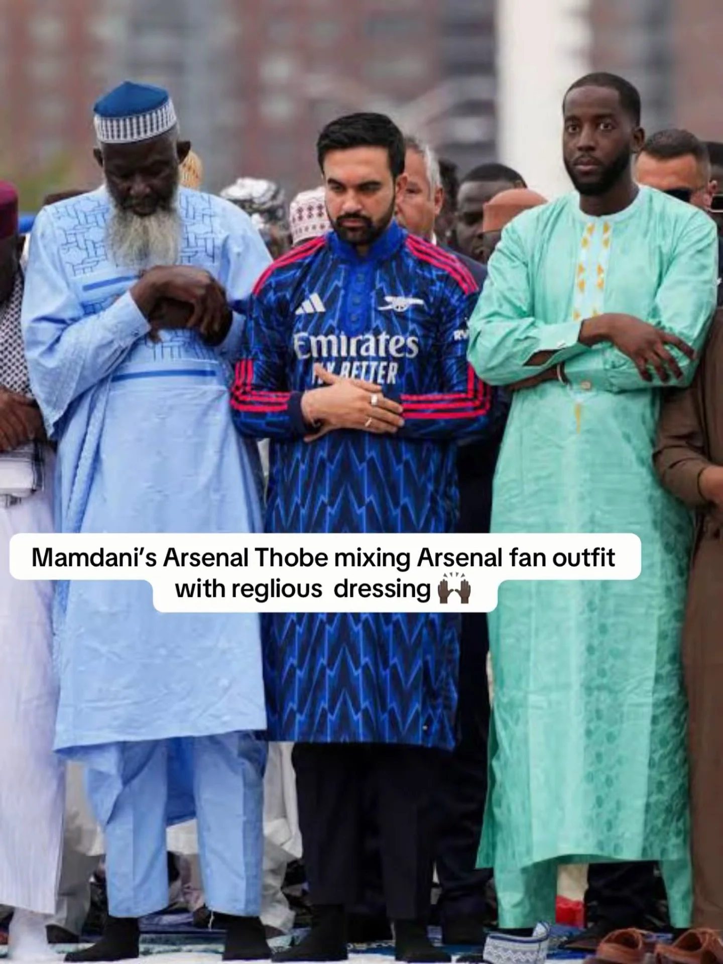Mamdani&rsquo;s Arsenal Thobe mixing Arsenal fan outfit with reglious dressing.

@arsenal  When will this be available in stores and online ?

#eid #arsenal #fan #clothes #religion