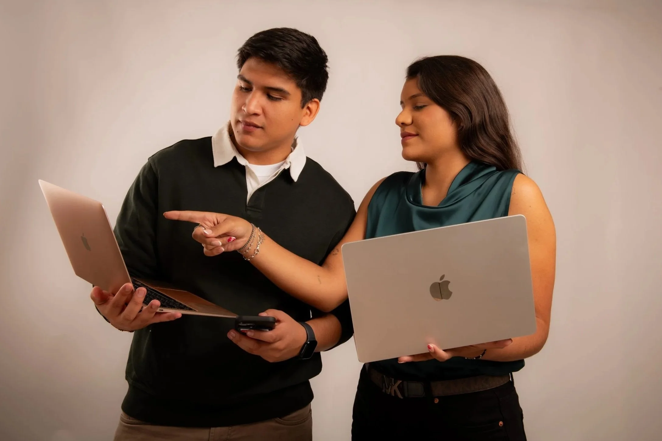 Equipo de EasyLab Agency - agencia de marketing digital en Lima Perú especializada en branding y growth marketing