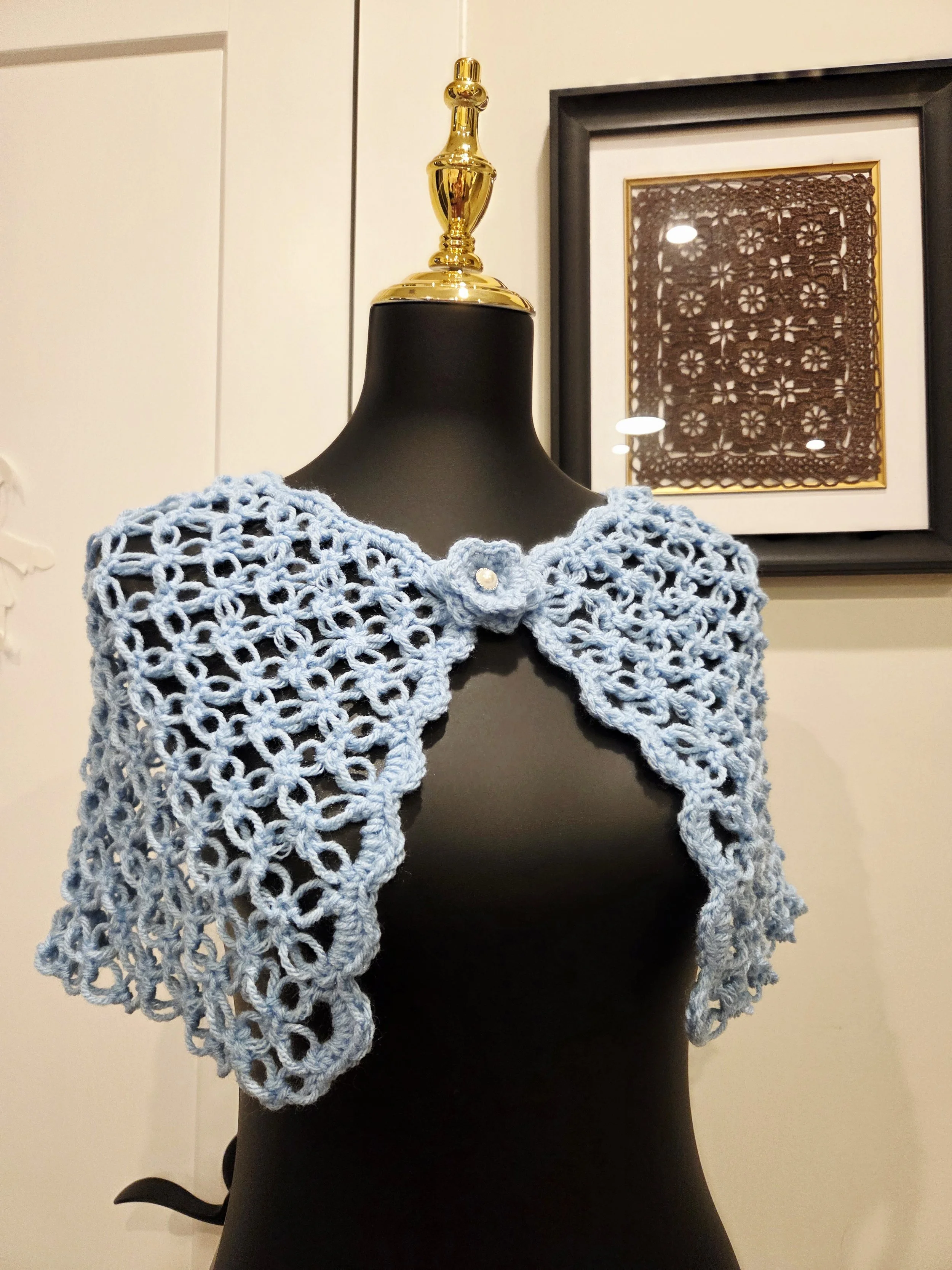Petal_lace_capelet_bluebell.jpg