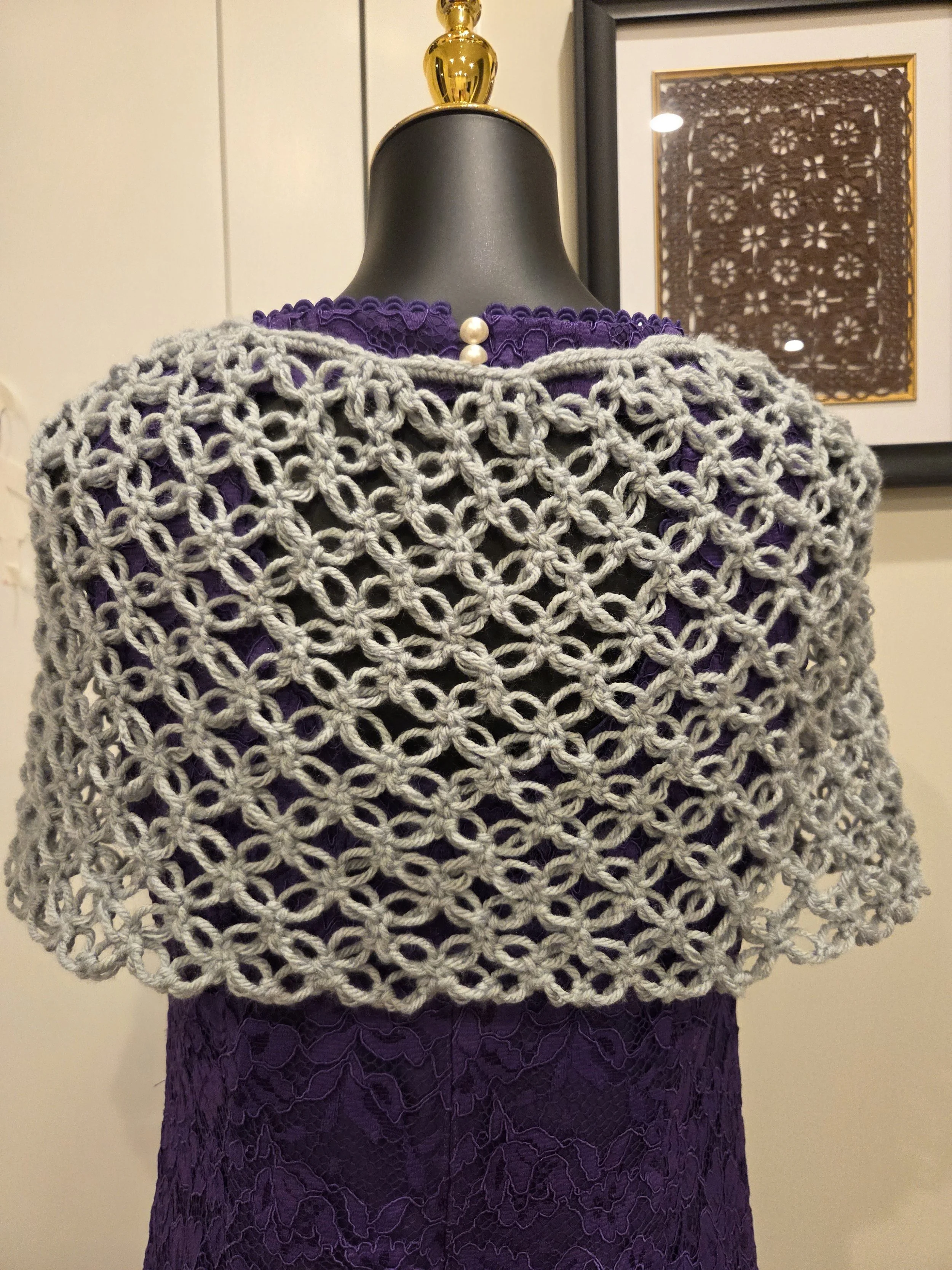 Petal_lace_capelet_willow_mist_back.jpg