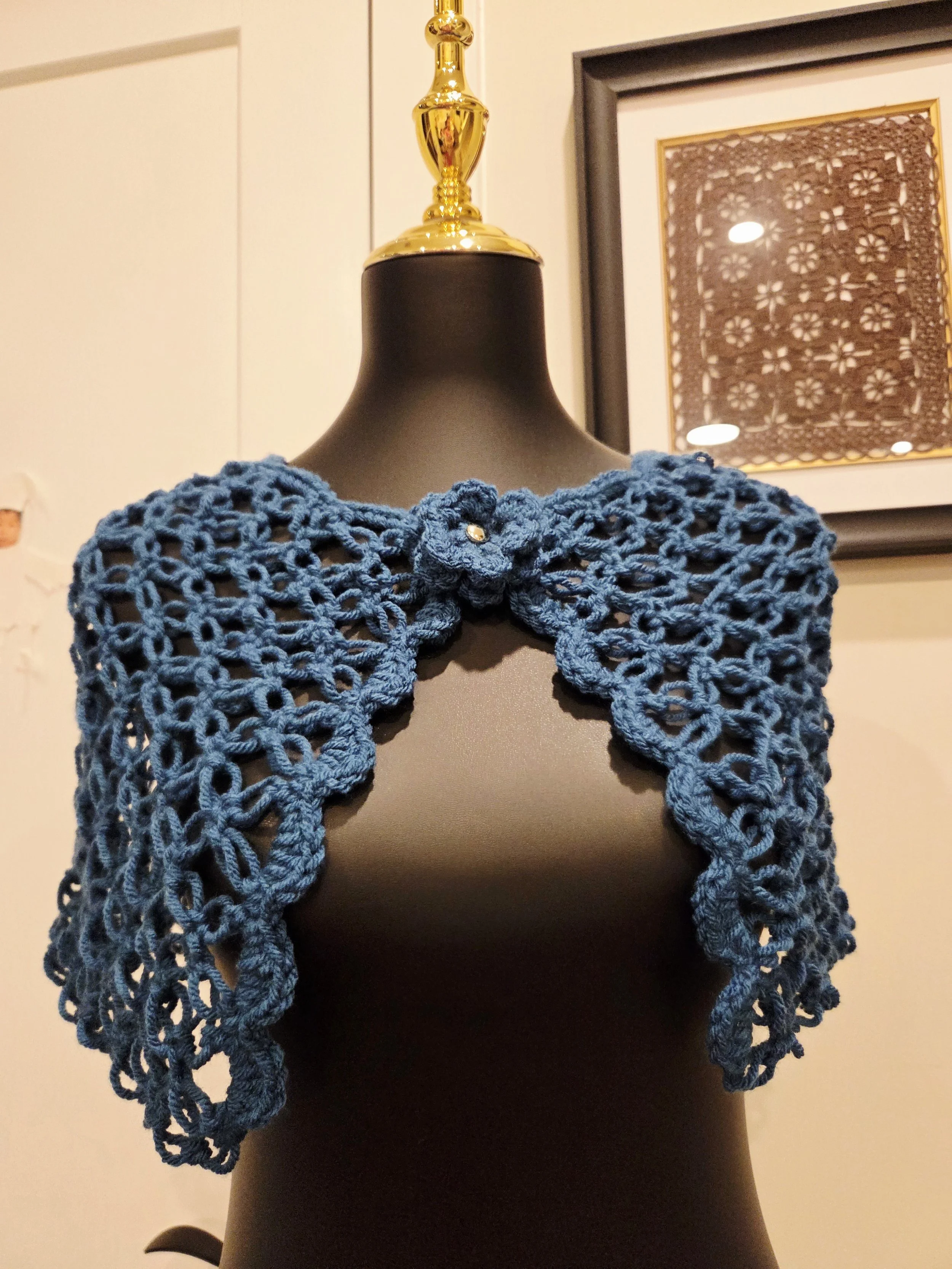 Petal_lace_capelet_midnight.jpg