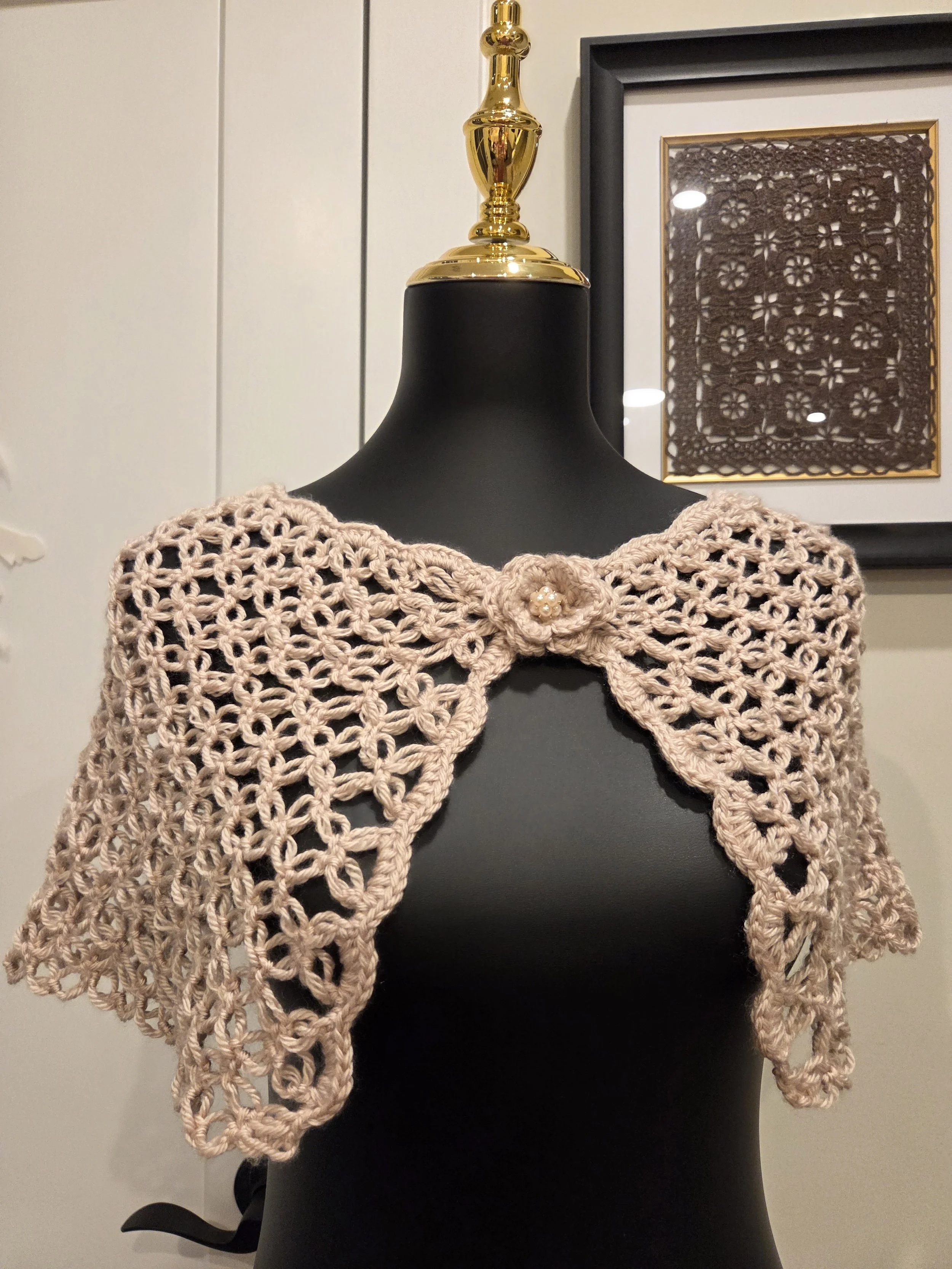 Petal Lace Capelet