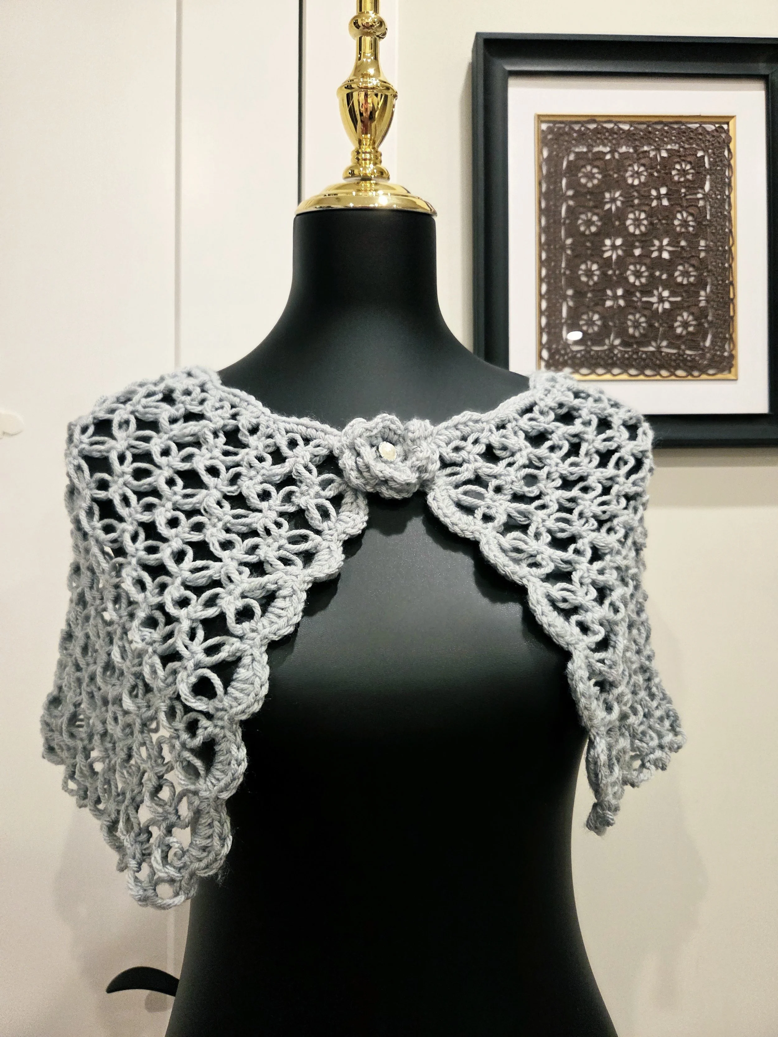 Petal_lace_capelet_willow_mist.jpg