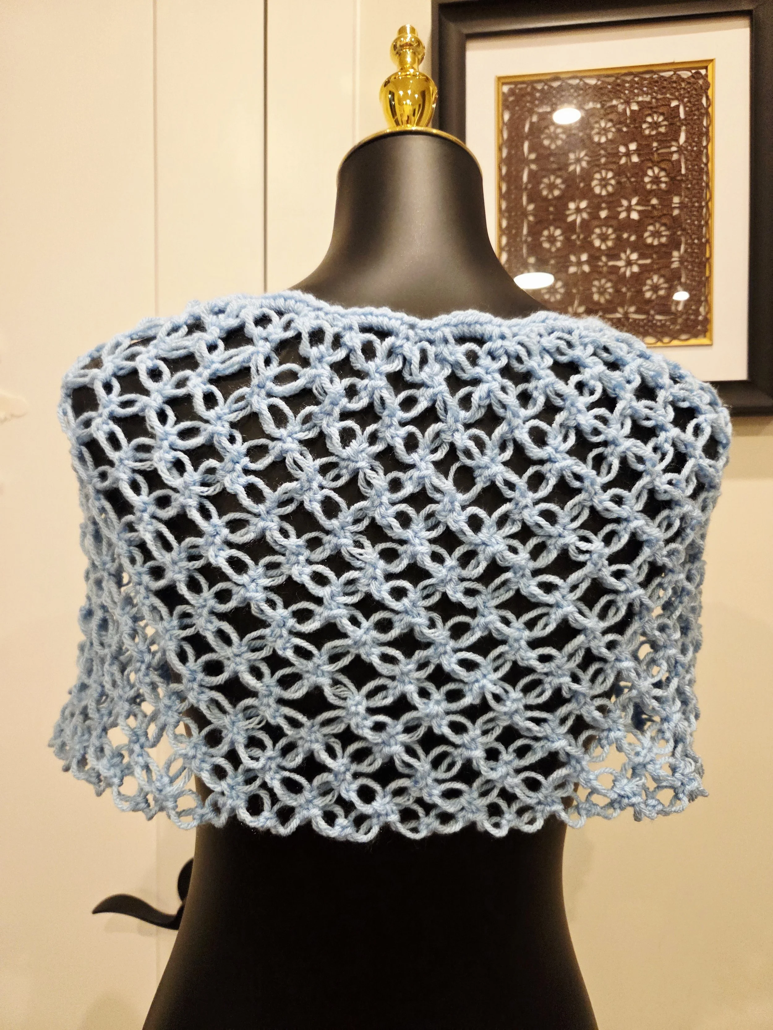 Petal_lace_capelet_bluebell_back.jpg