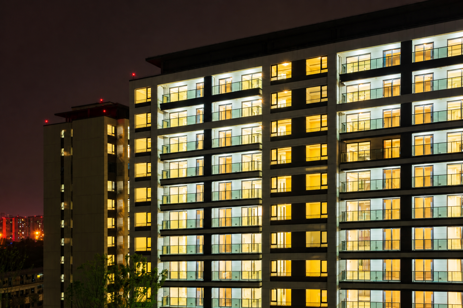 Apartment Buildings & Residential Complexes