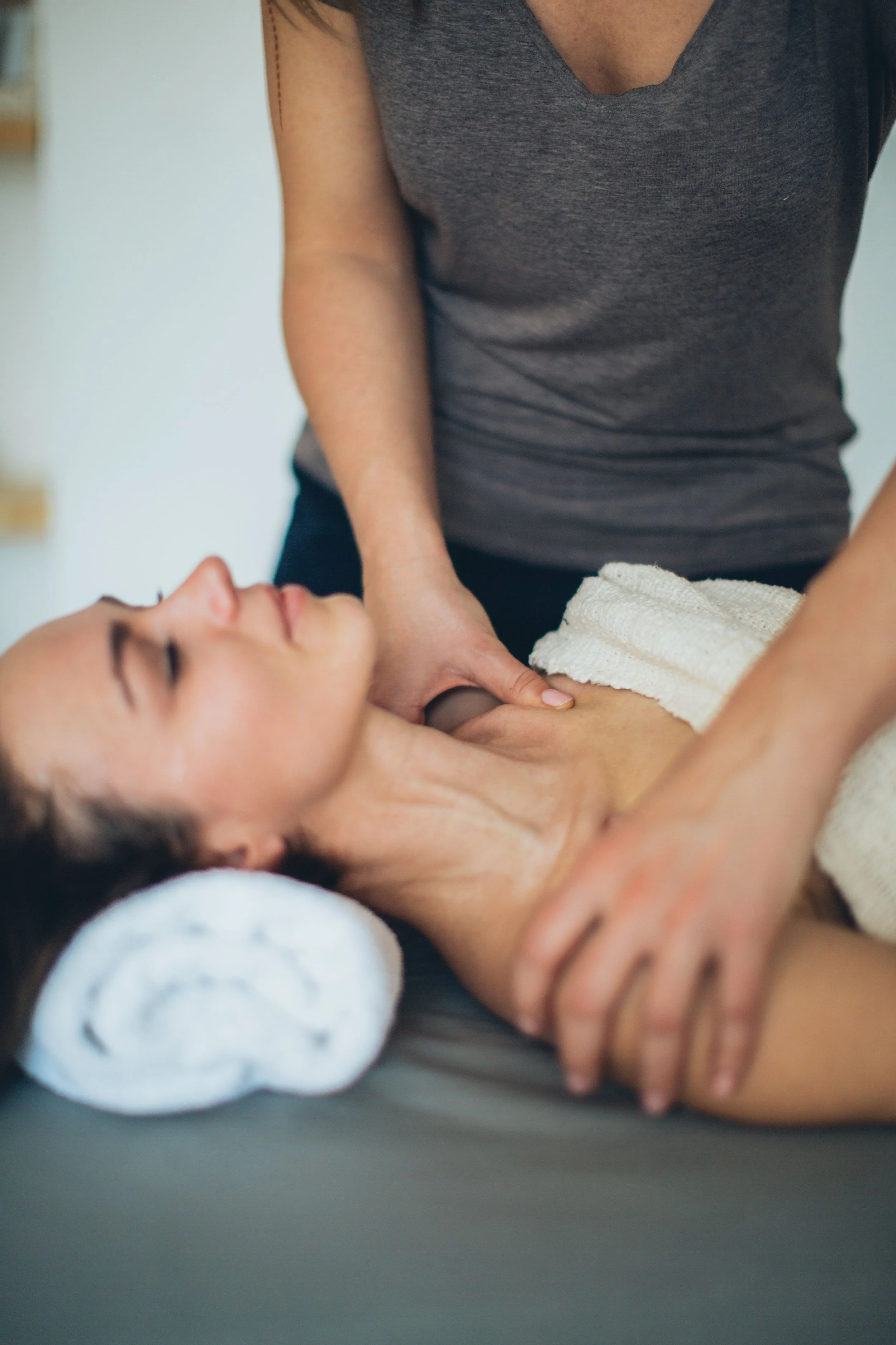 Best Massage for Neck and Shoulder Pain in Albuquerque: What to Look For