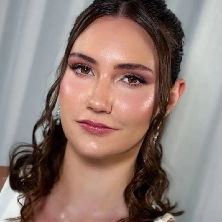 Classic bridal makeup portrait by Lara Claudy, Wynnewood studio