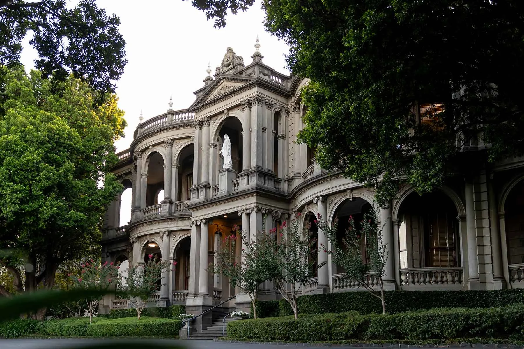 Loreto-Mandeville-Hall-Toorak.jpg
