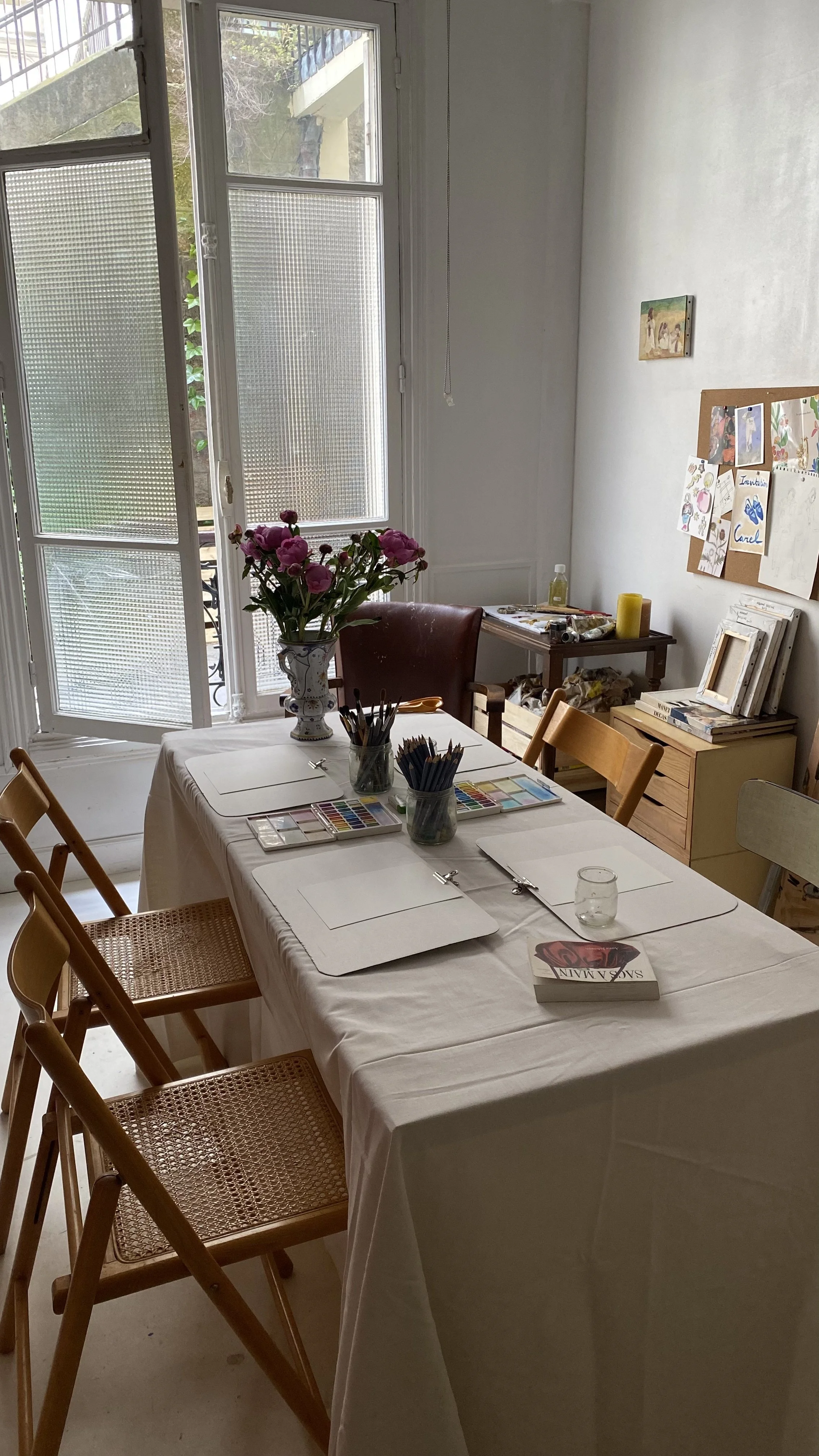 Cours de dessin à Paris – Drink & Draw à Montmartre (atelier adultes)