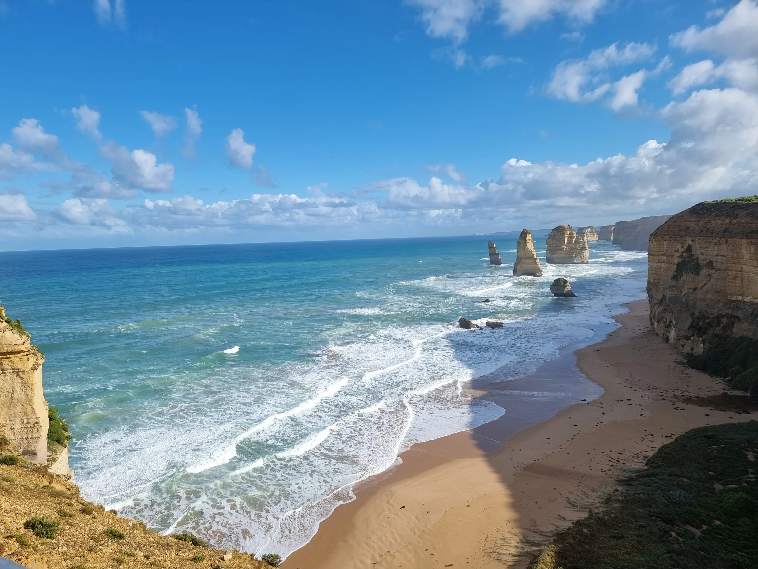 グレートオーシャンロード、12使徒の景色。高級メルボルンツアー、プライベート日本語メルボルンツアー。Great Ocean Road, Scenery of 12 apostles. Private luxurious Melbourne tour