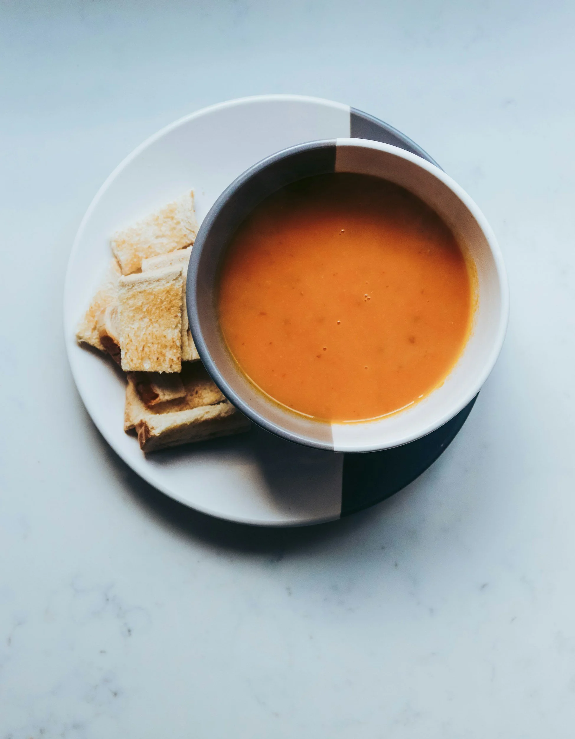 Red lentil soup with wholemeal toast
