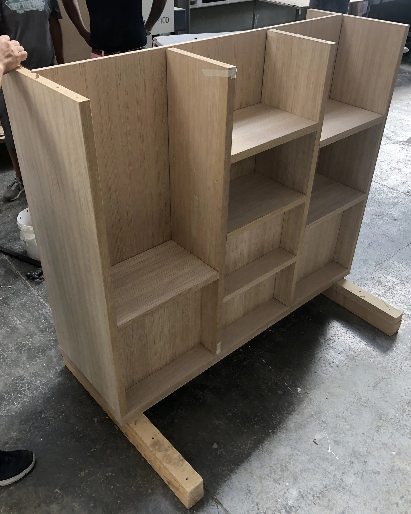 a new project... work in progress... #woodfurniture#oakwood#interiordesign#madeinitaly#doublesidedbookcasecabinettv