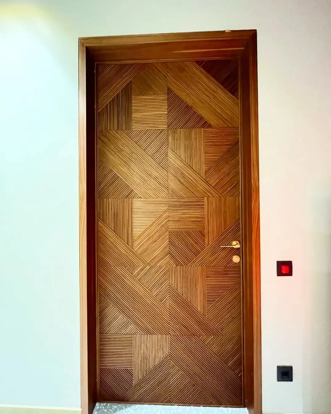 Porta in noce Canaletto cannettato
📧->Iannantuoni.restauri@hotmail.it
Made in Italy 🇮🇹 #Iannantuoni#libreria#nocecanaletto#portasumisura #Milan#design#passion#decor#woodwork#sumisura#woodworker#woodforniture#arredi#interiors#designer#architectu