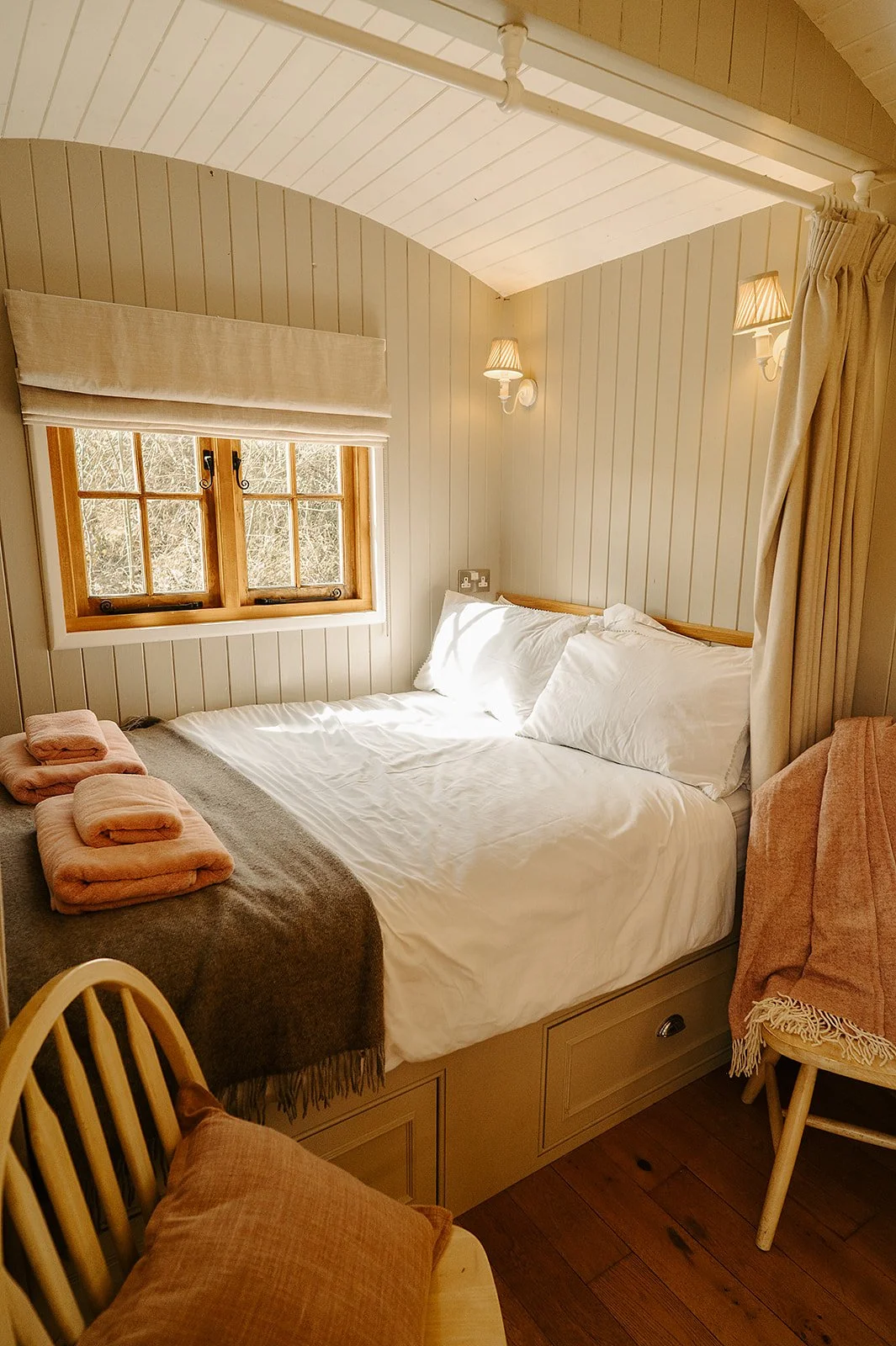 Luxury bed at Lambourne Dell 