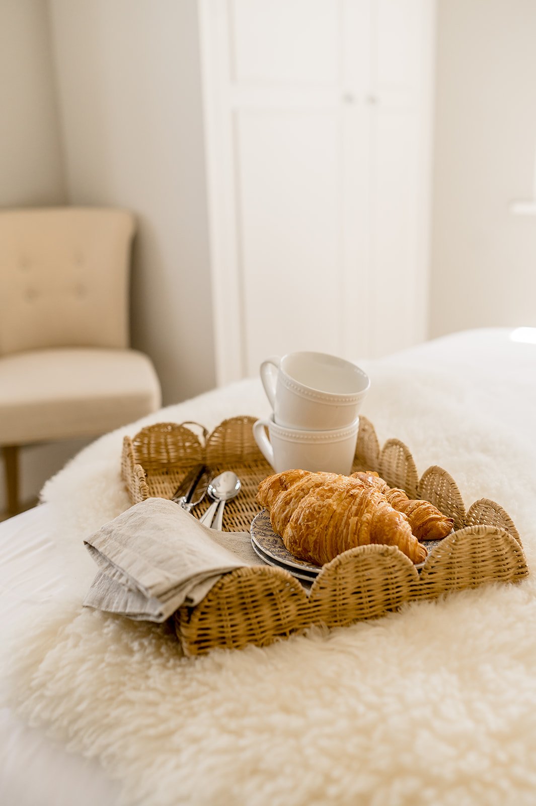 Easy mornings at Lambourne House