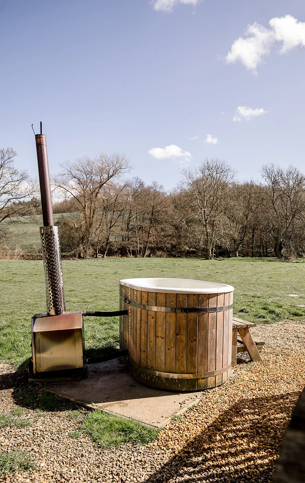A hot tub at Lambourne Dell 
