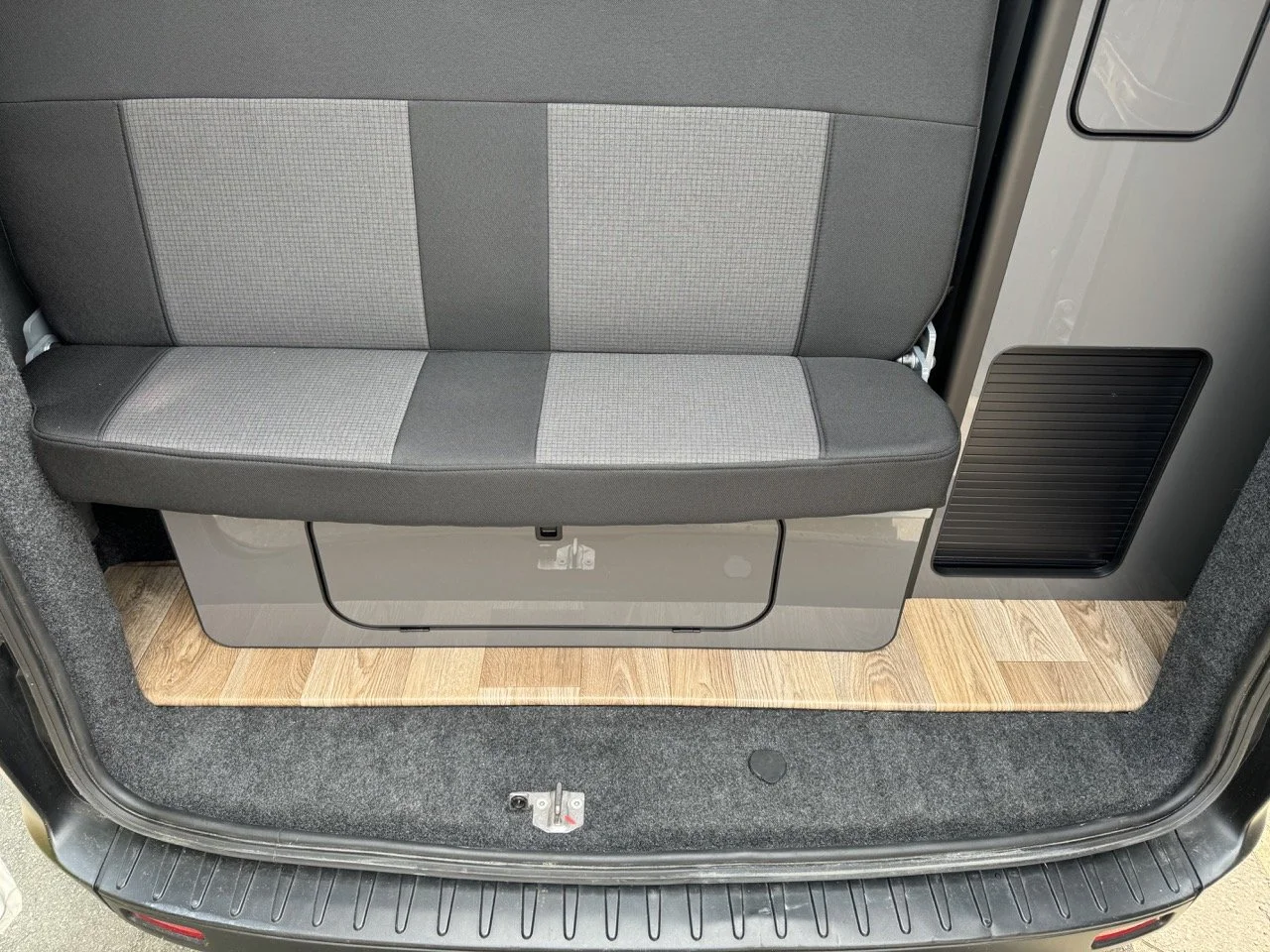 A small peak of the rear.