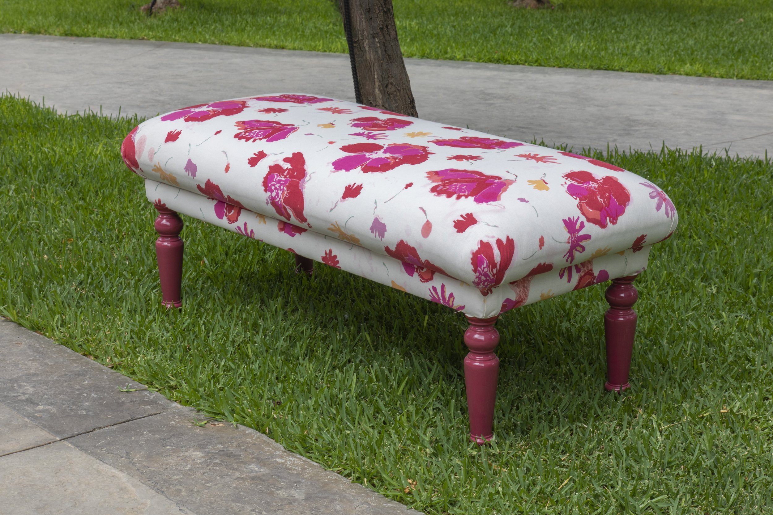 Bench - Fushia/White