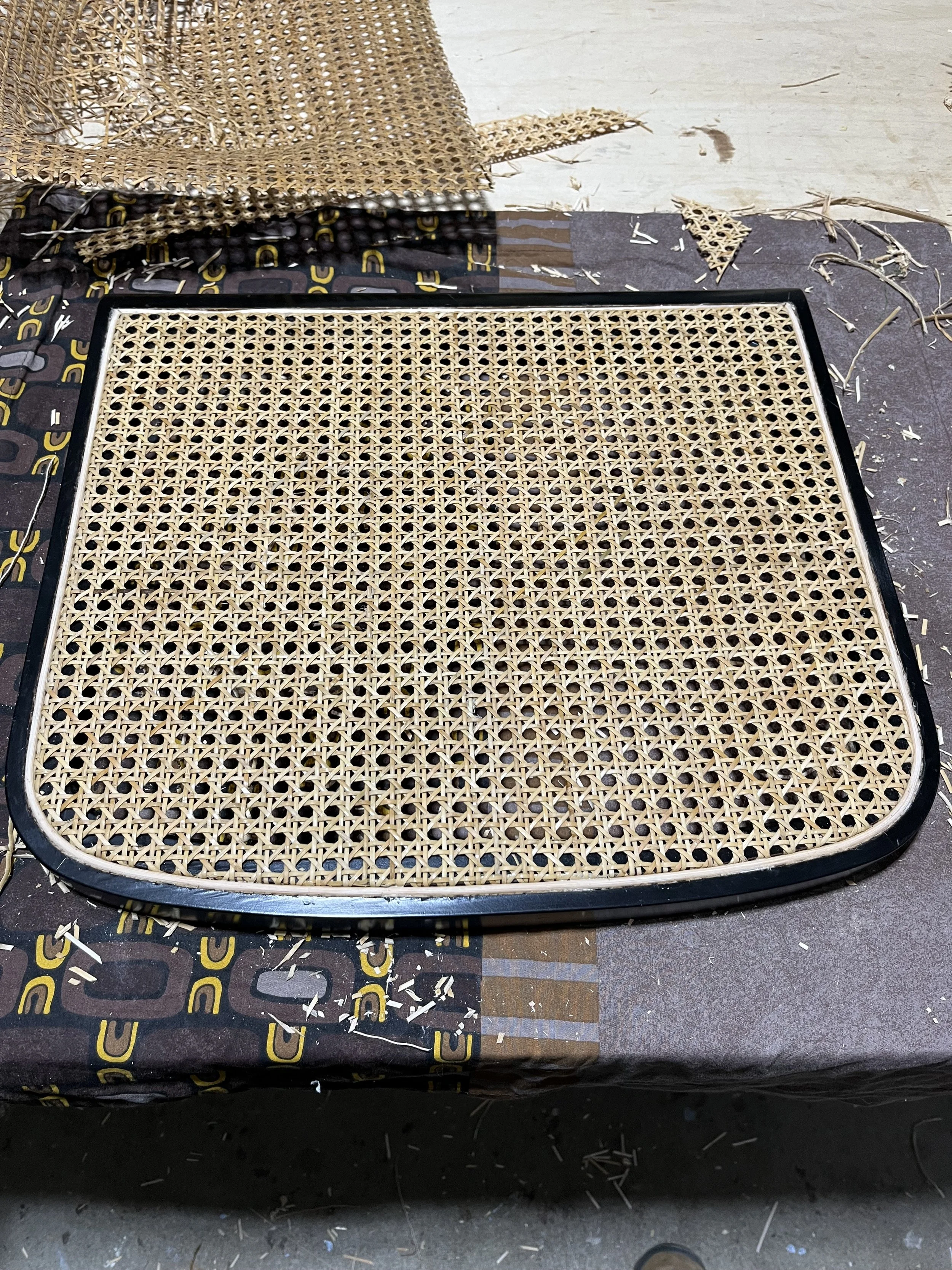 Assise de chaise B32 Marcel Breuer  en cours de réfection