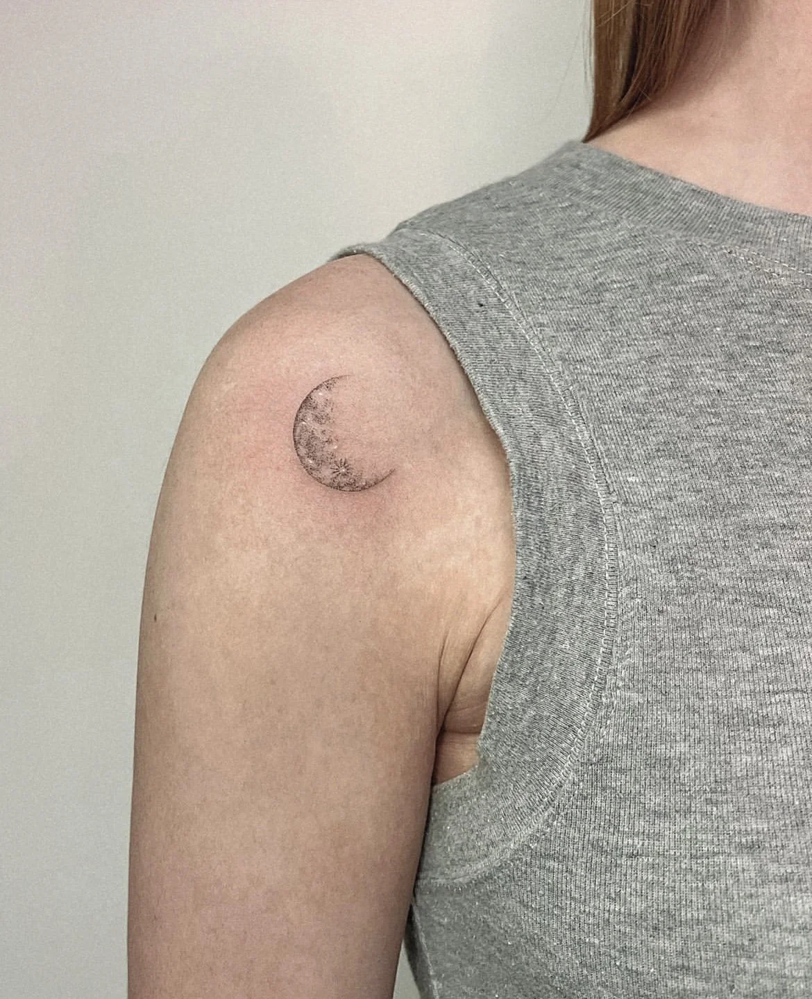 Fading Shoulder Crescent 