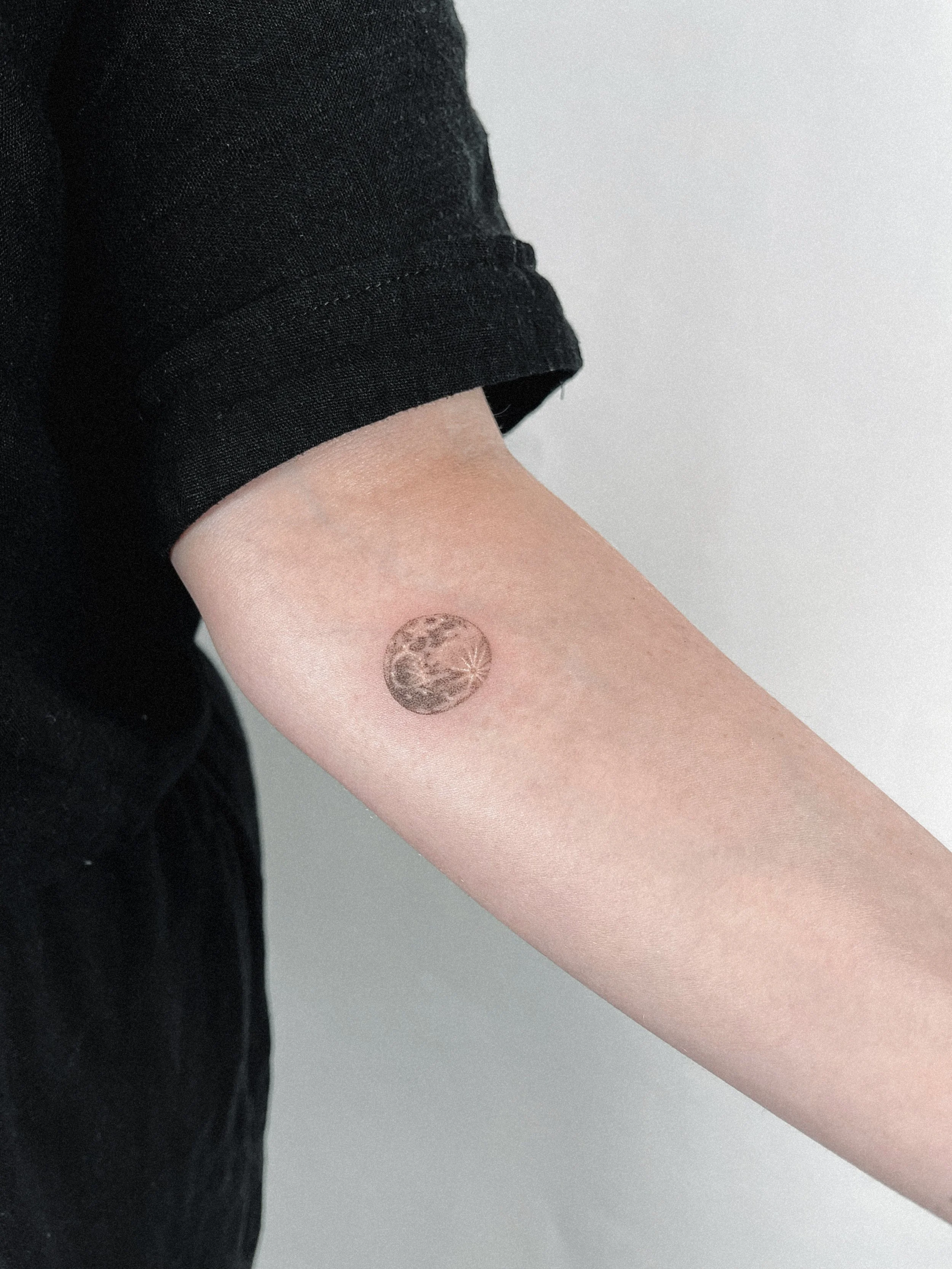 Forearm Full Moon