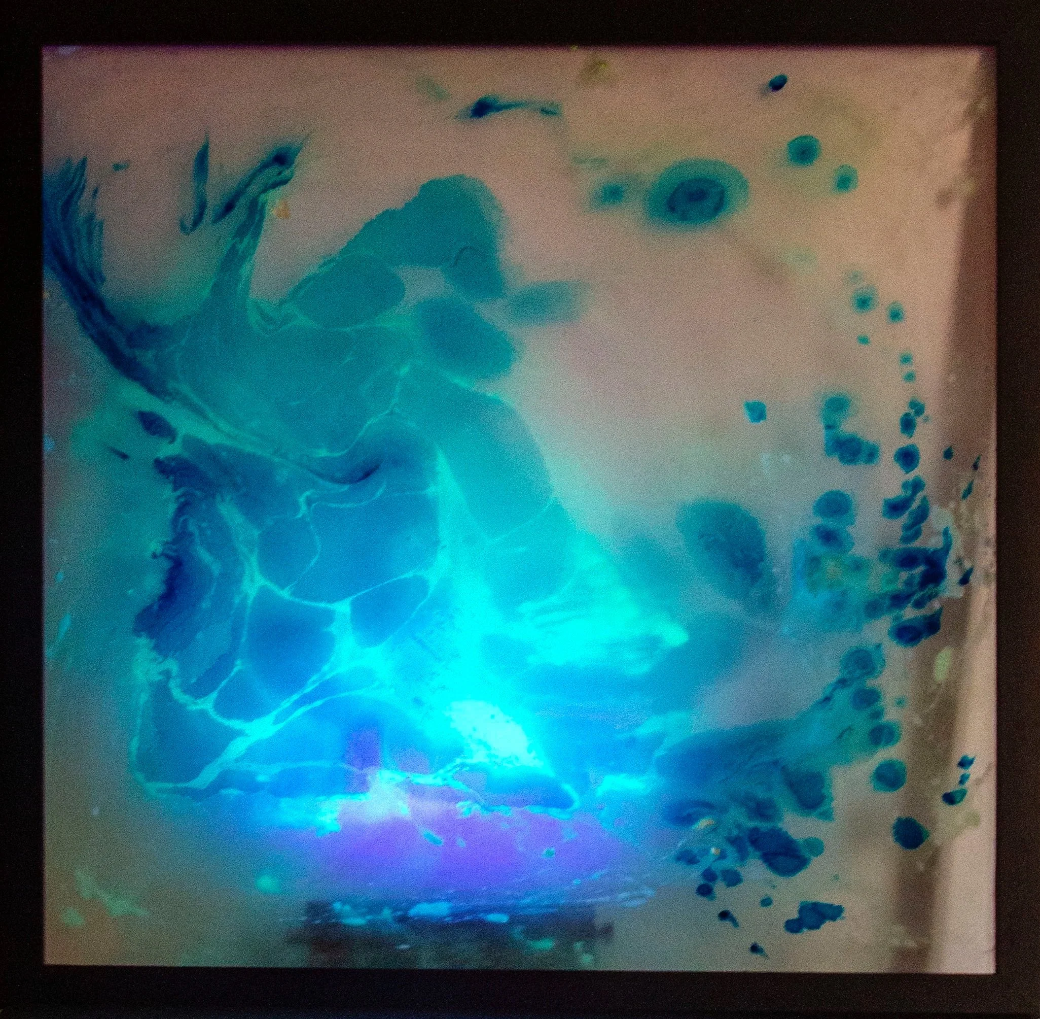 Song for Rhiannon
2018
Resin and luminous pigments
90cm x 90cm
