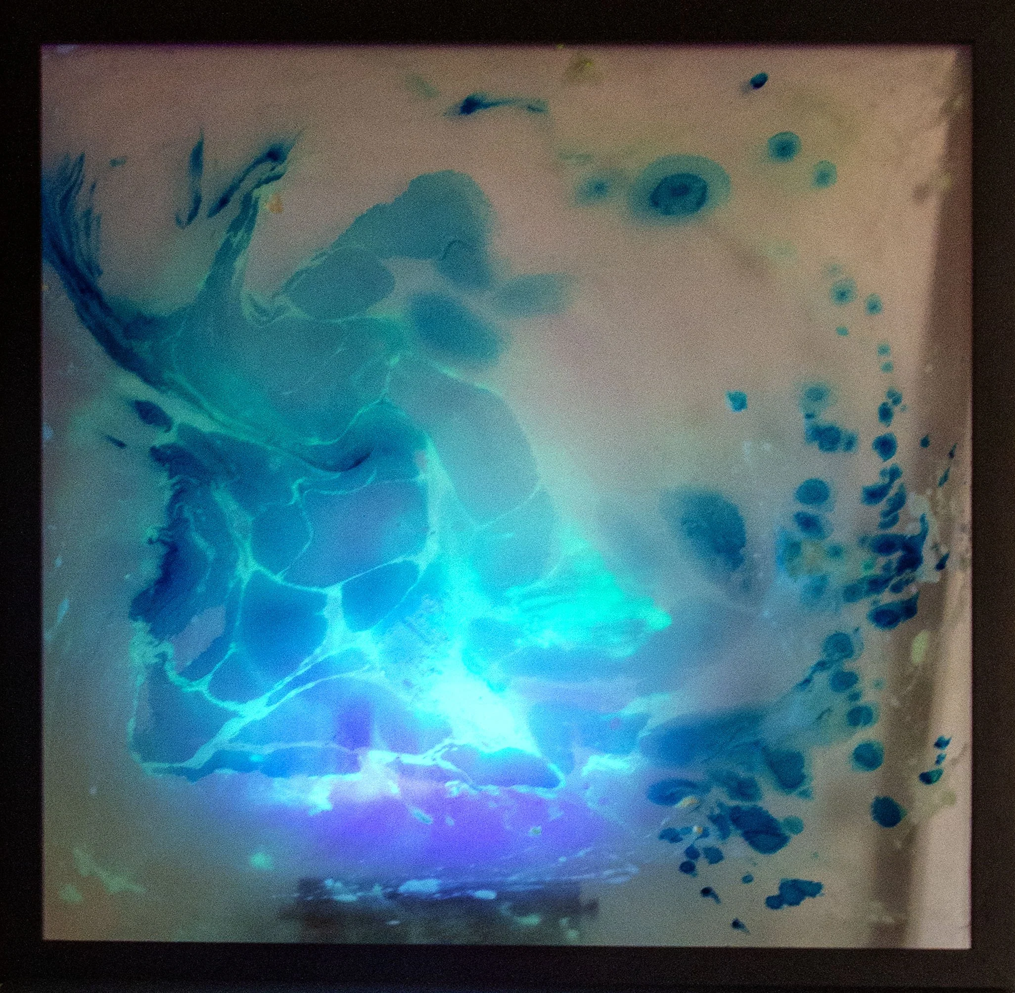 Song for Rhiannon
2018
Resin and luminous pigments
90cm x 90cm