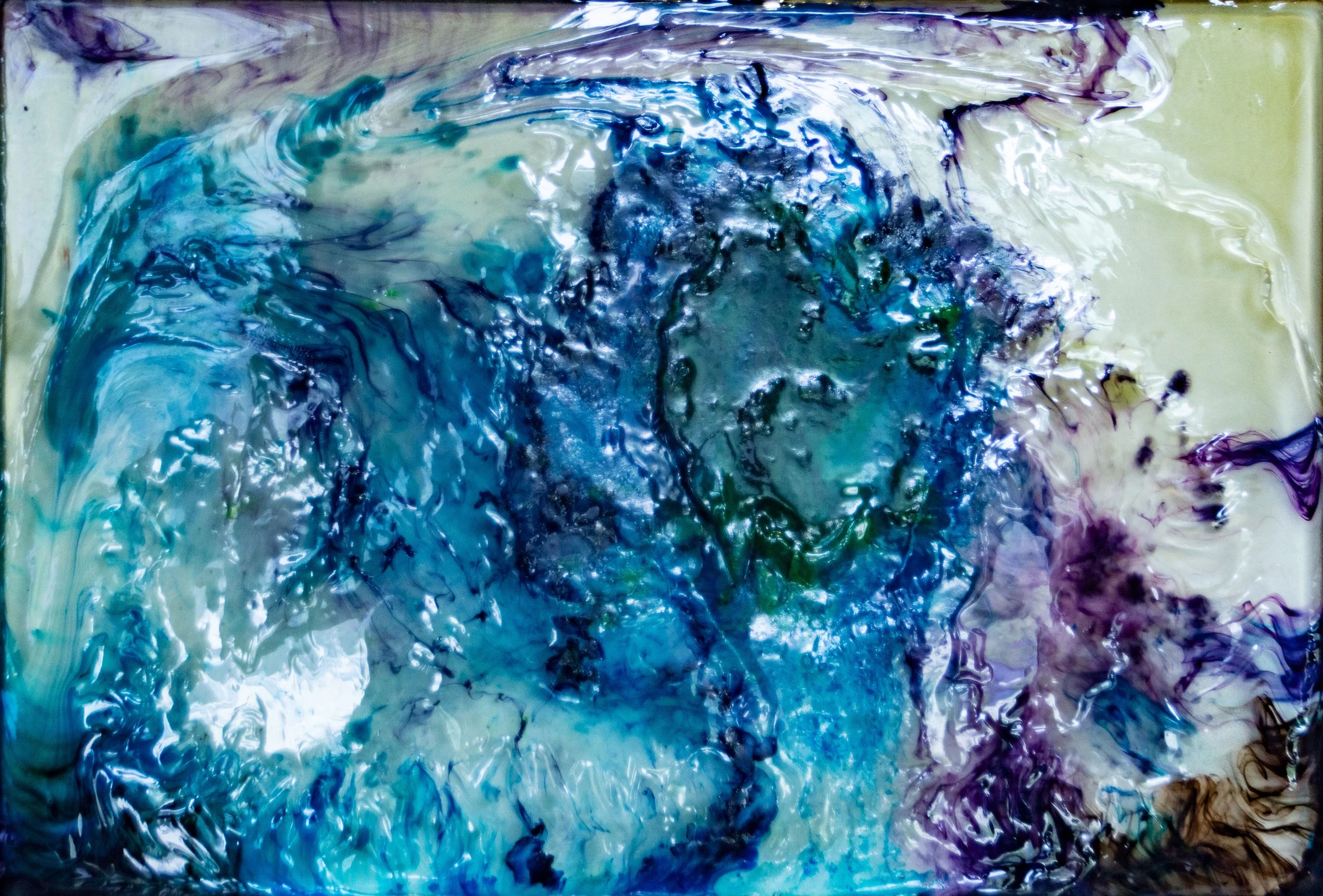 Somewhere else
2020 
Resin and luminous pigments 
57.5cm x 38cm