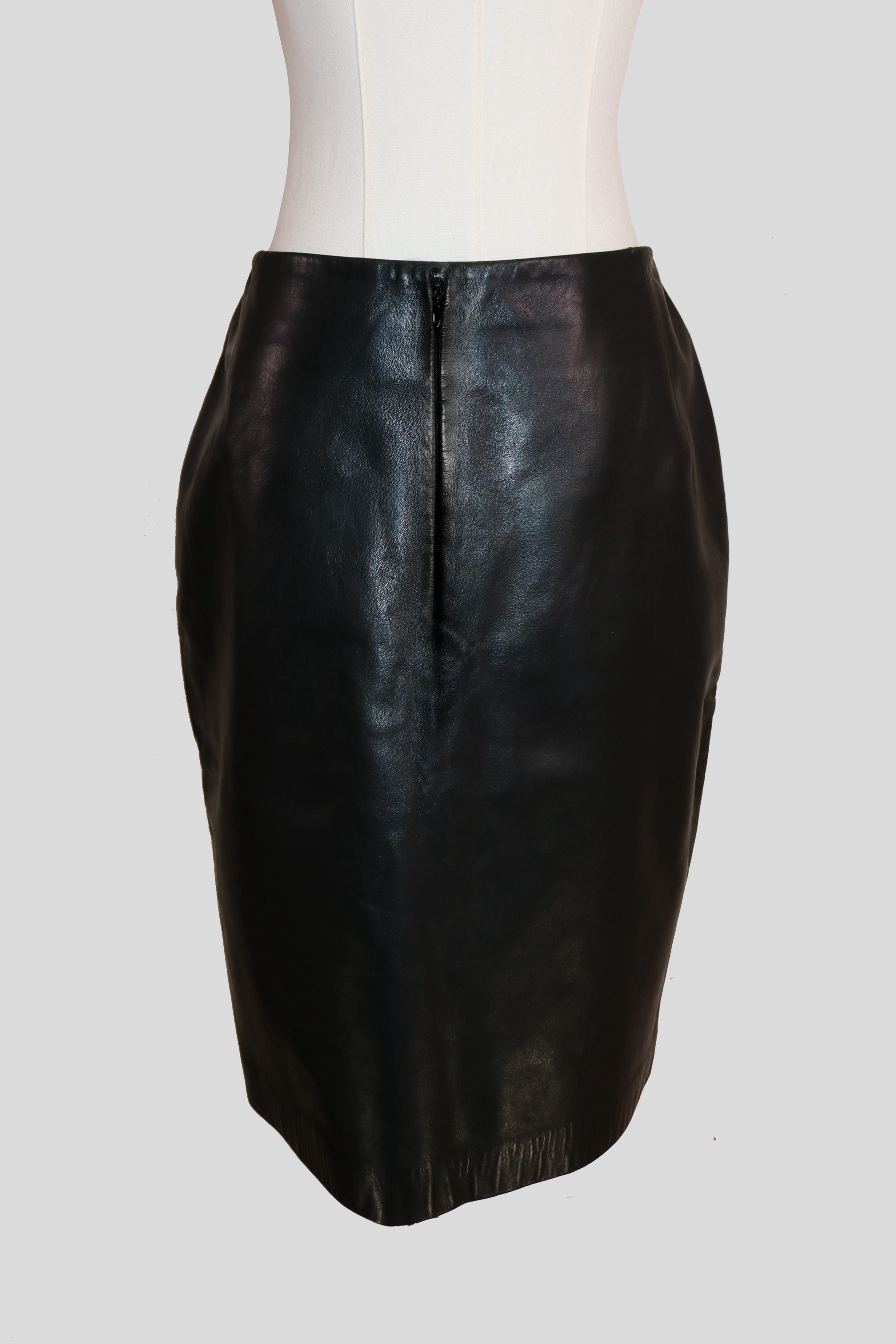 donna-karan-black-leather-skirt-back.PNG