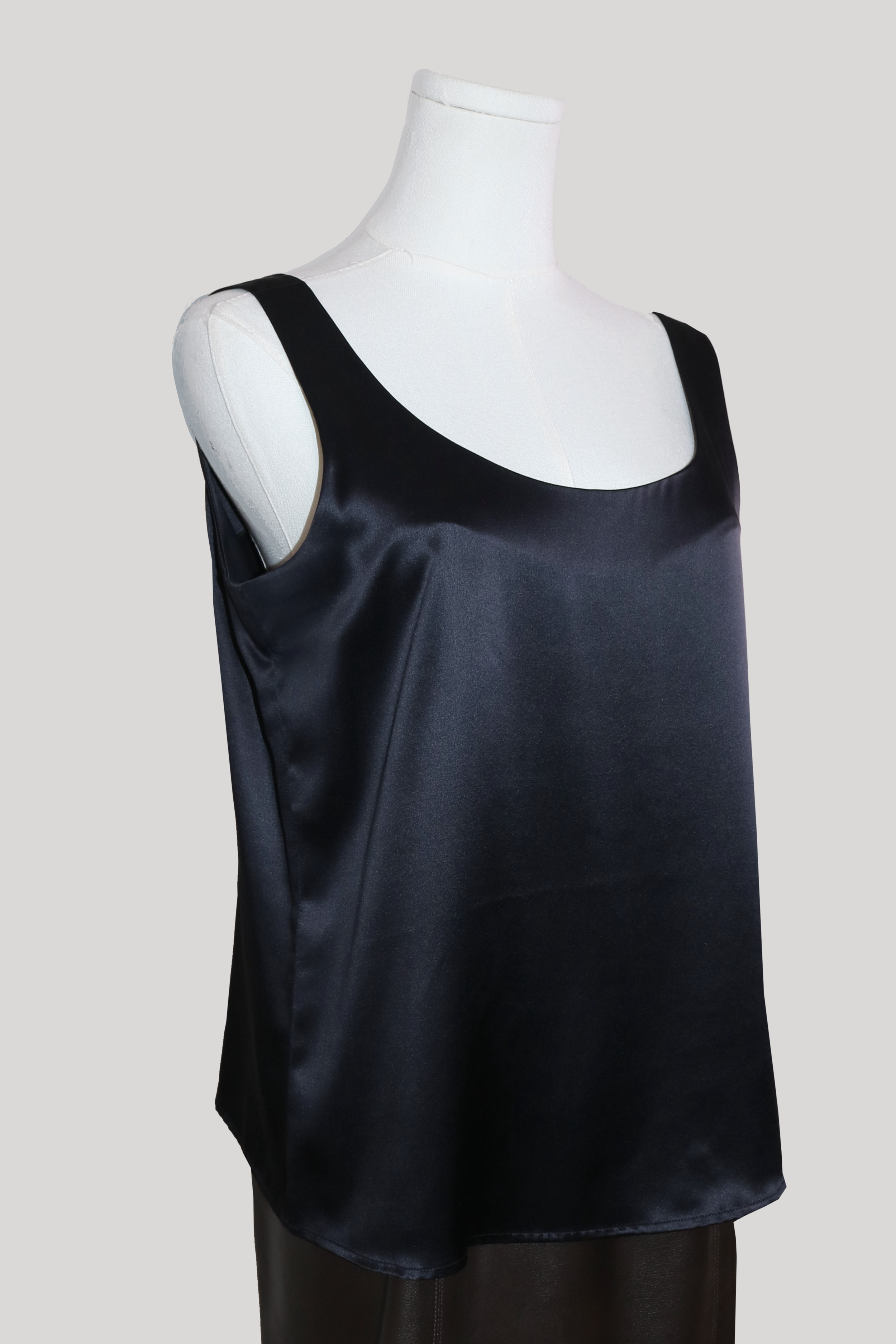 linda-allard-silk-tank-midnight-left.PNG