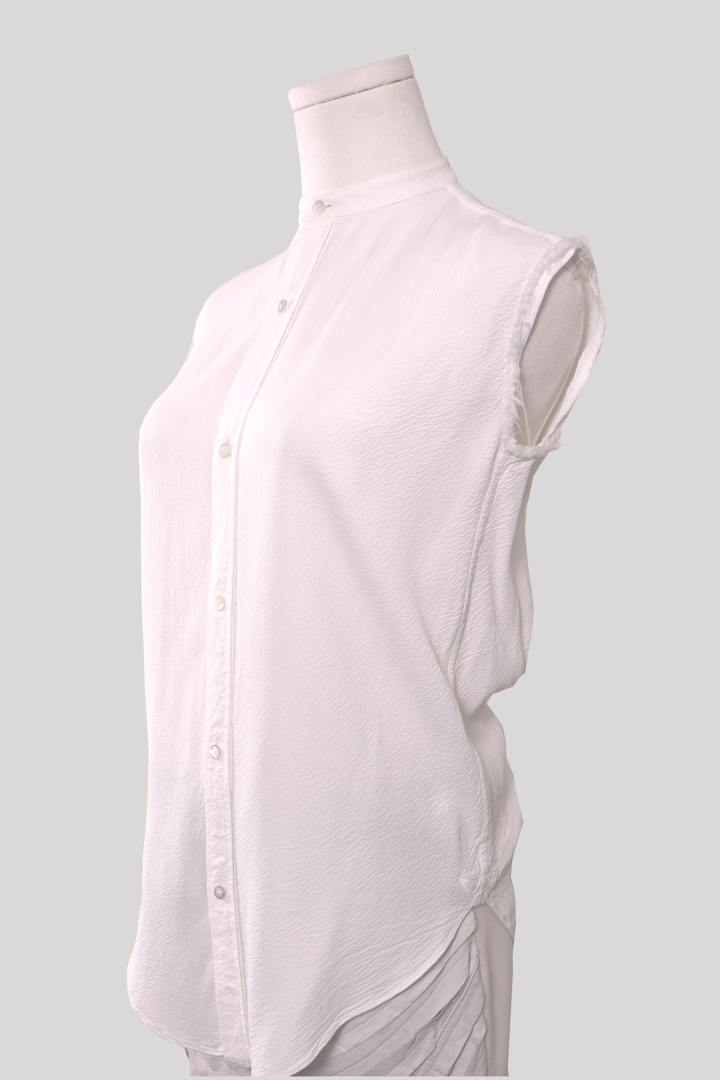 helmut-lang-fray-edge-know-back-front-button-top-right.PNG